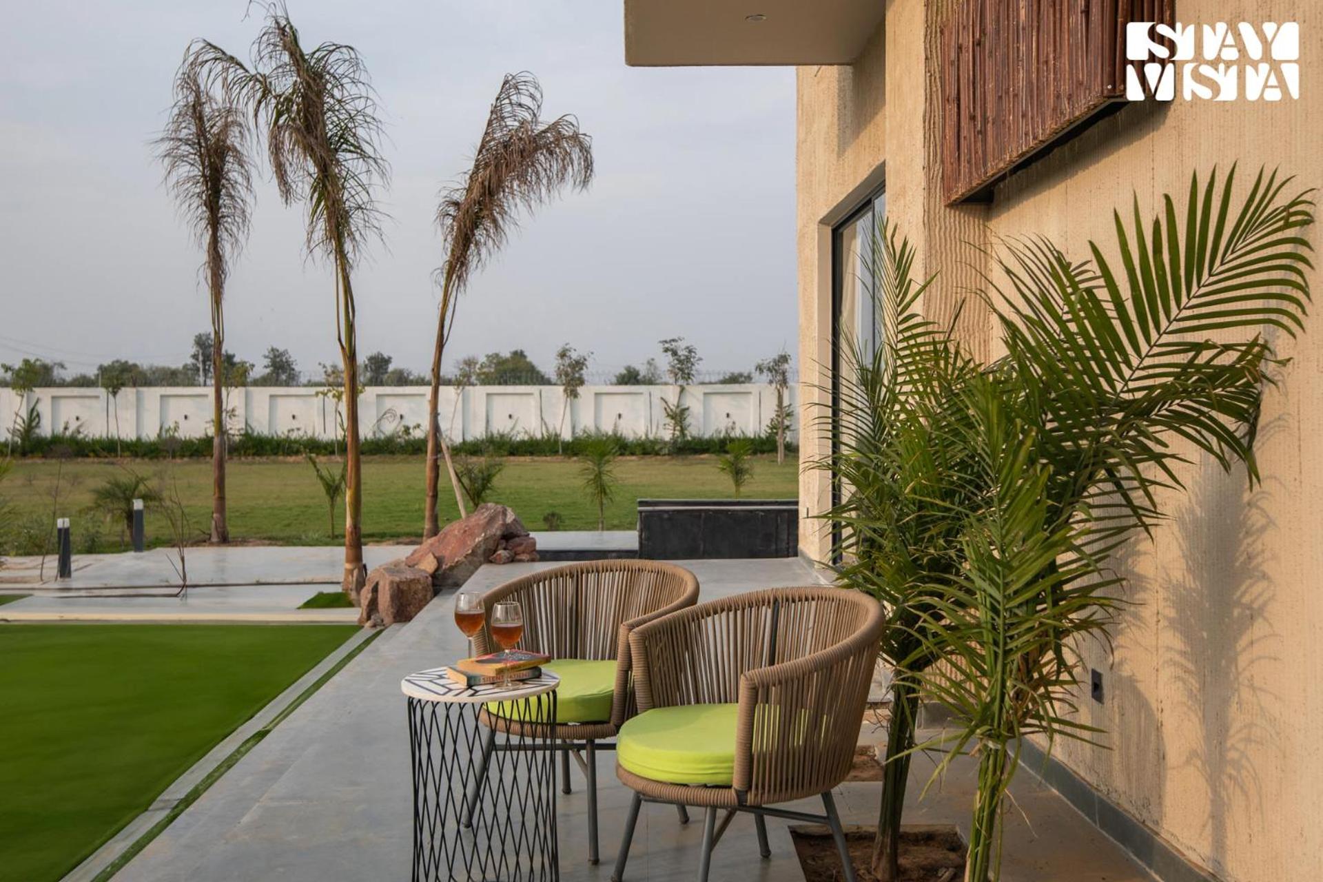 Villa photo 2