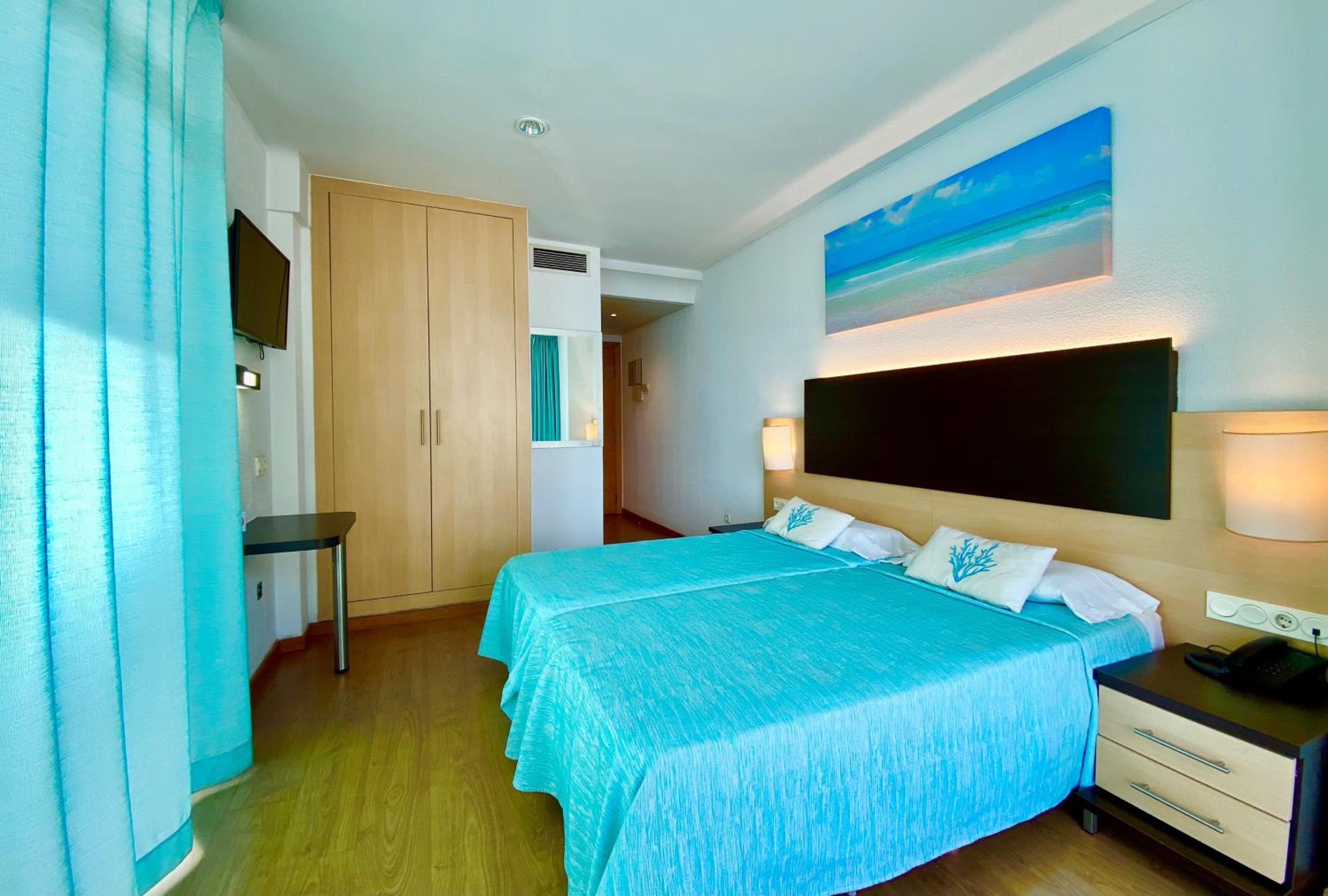 Double Room with Sea View - Photo 1