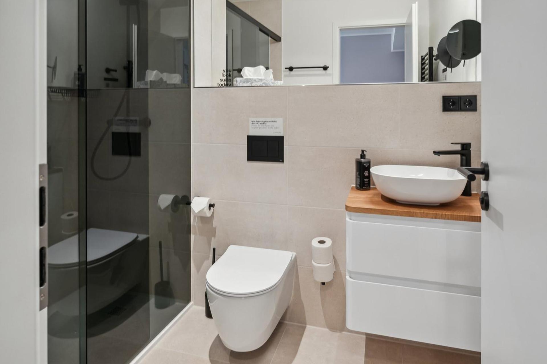 Suite with Balcony - Photo 3