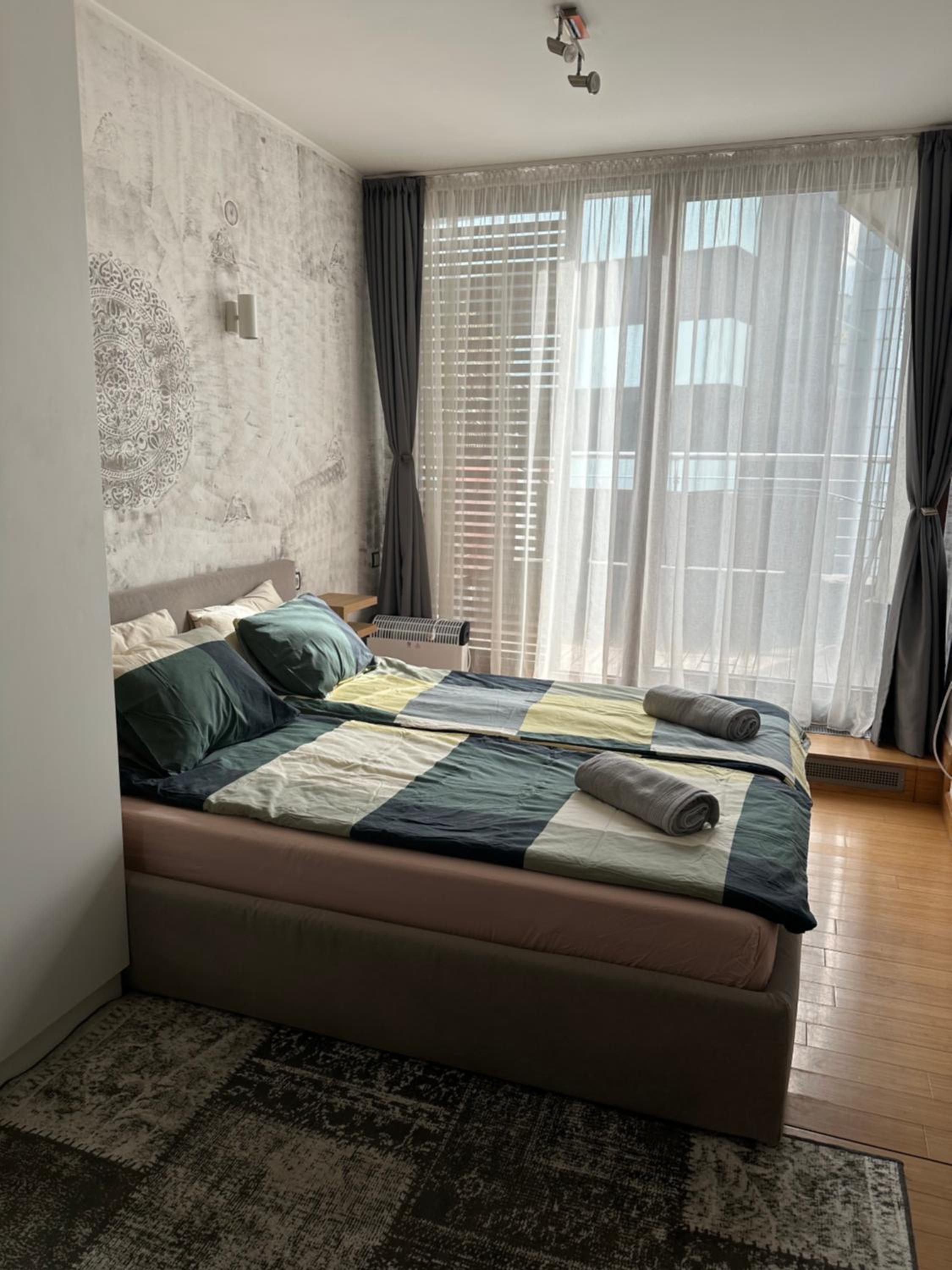 One-Bedroom Apartment photo 2