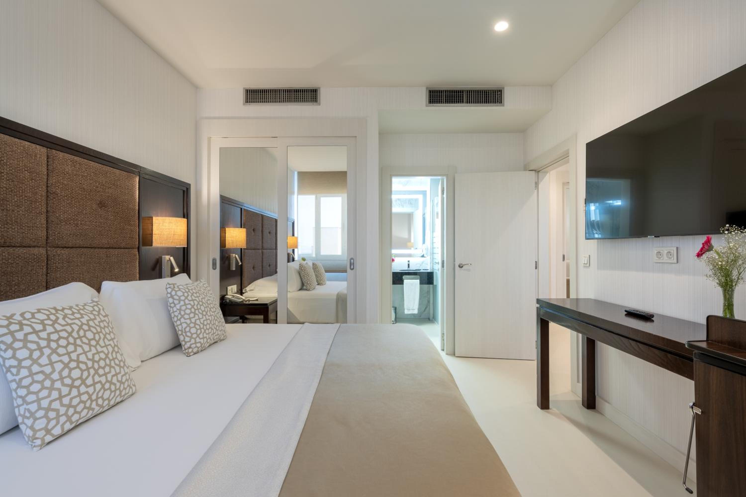 Junior Suite - Photo 9