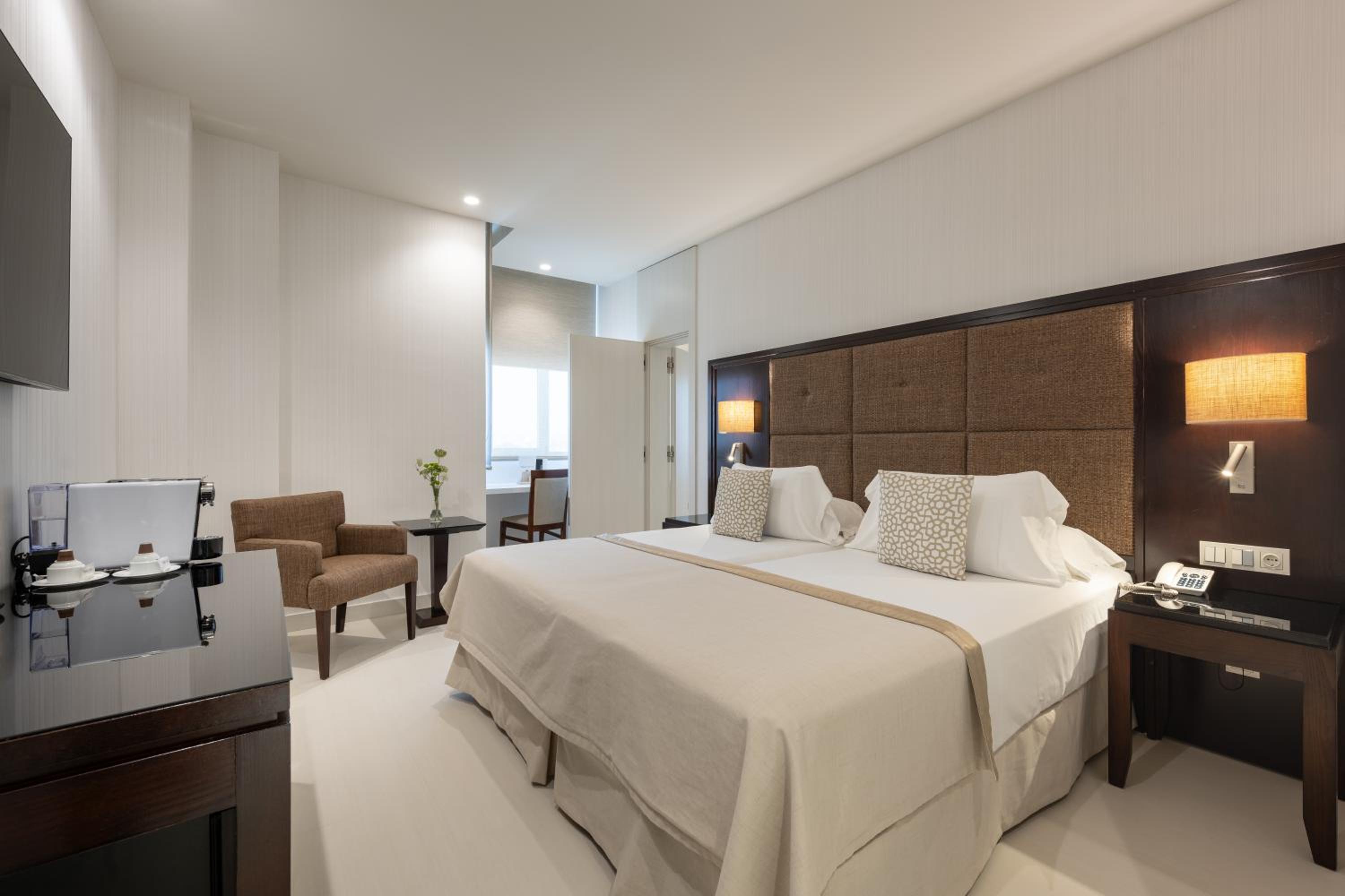 Executive Room - Photo 27
