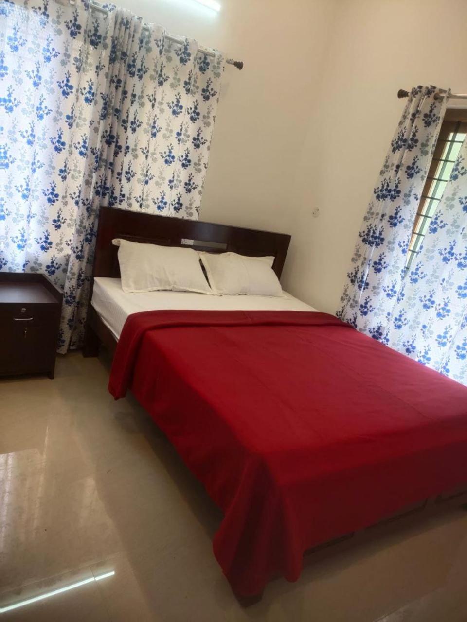 Two-Bedroom House photo 3