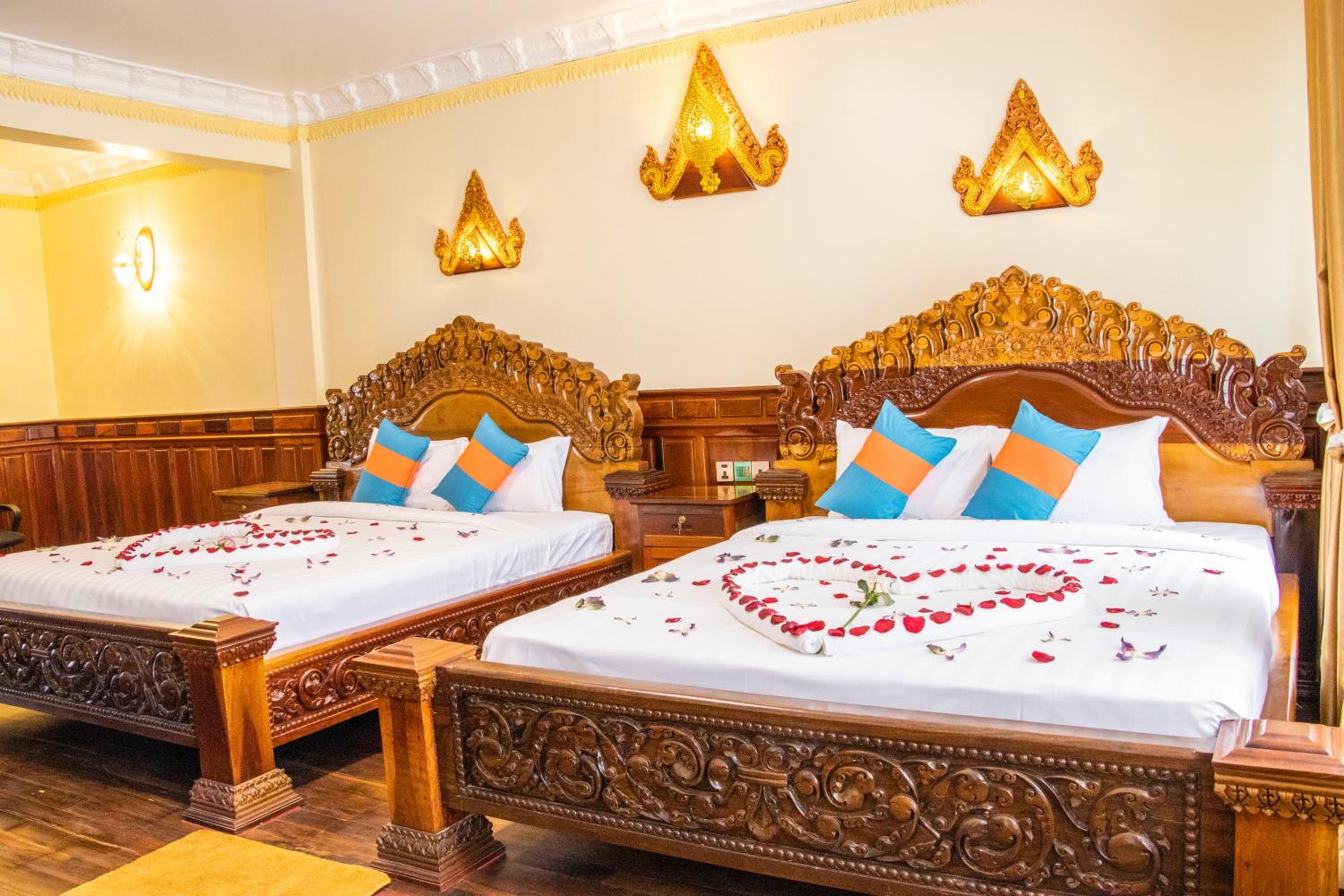 Twin Room with Extra Bed photo 1