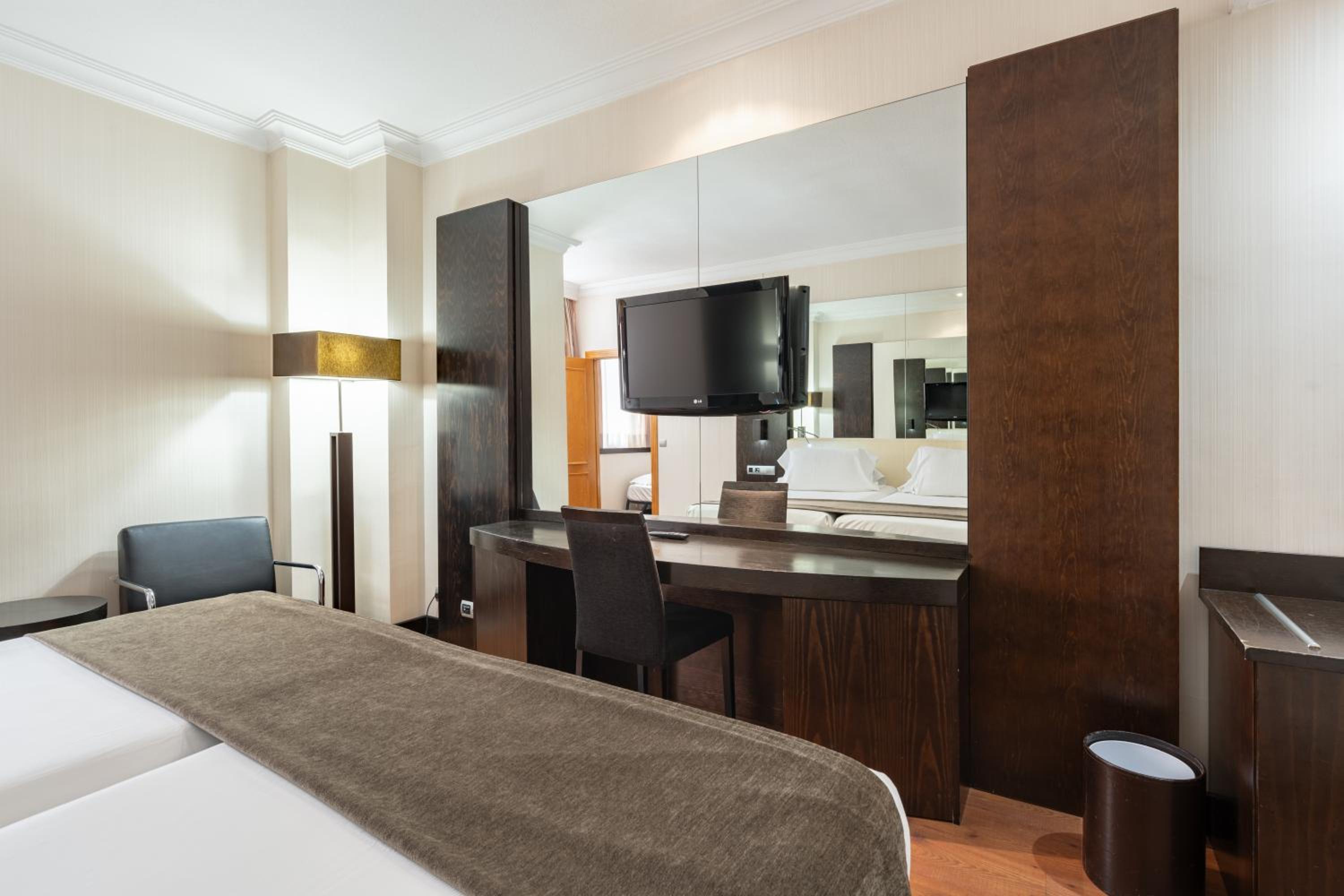Double or Twin Room - Photo 1