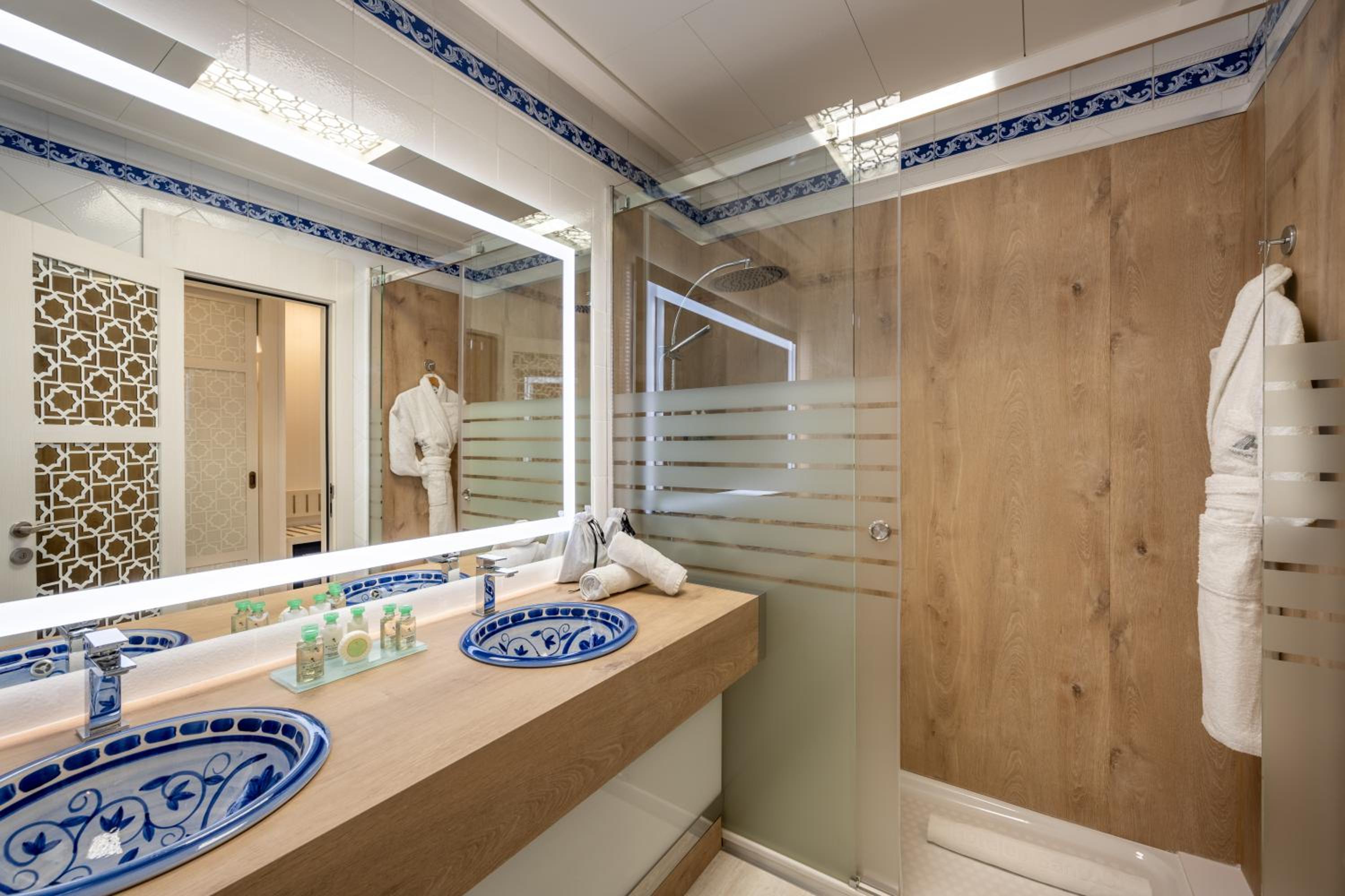 Junior Suite - Photo 11