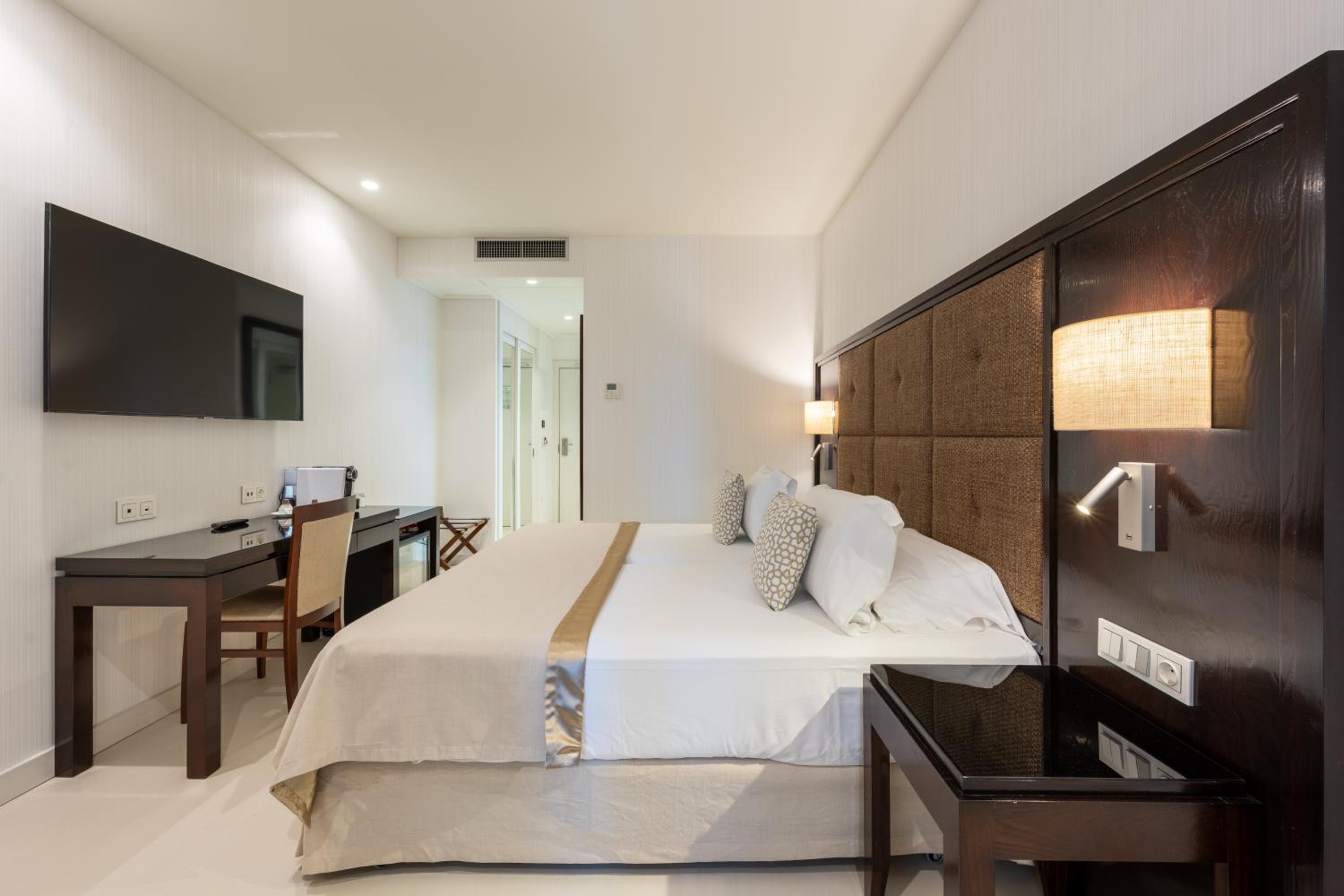 Executive Room - Photo 4