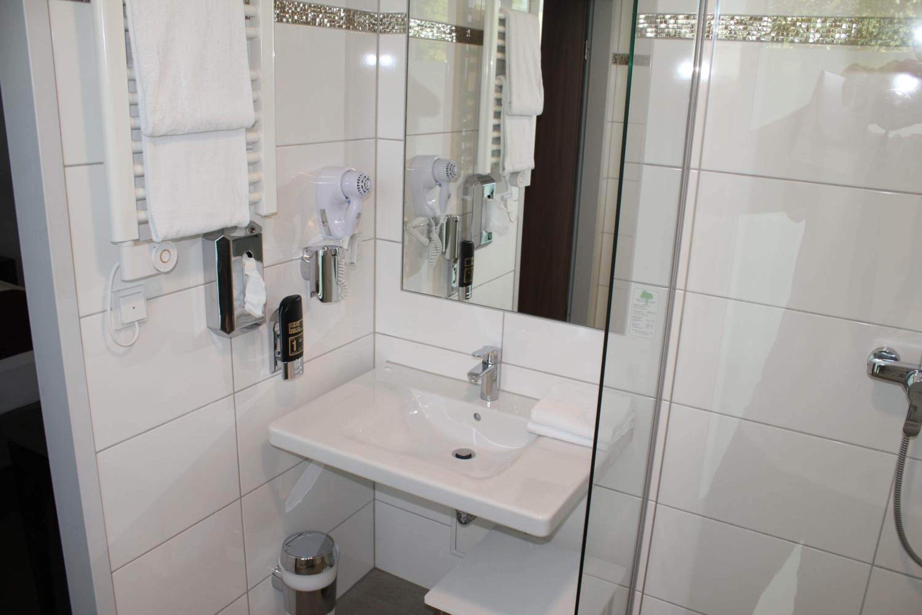 Double Room - Disability Access photo 2
