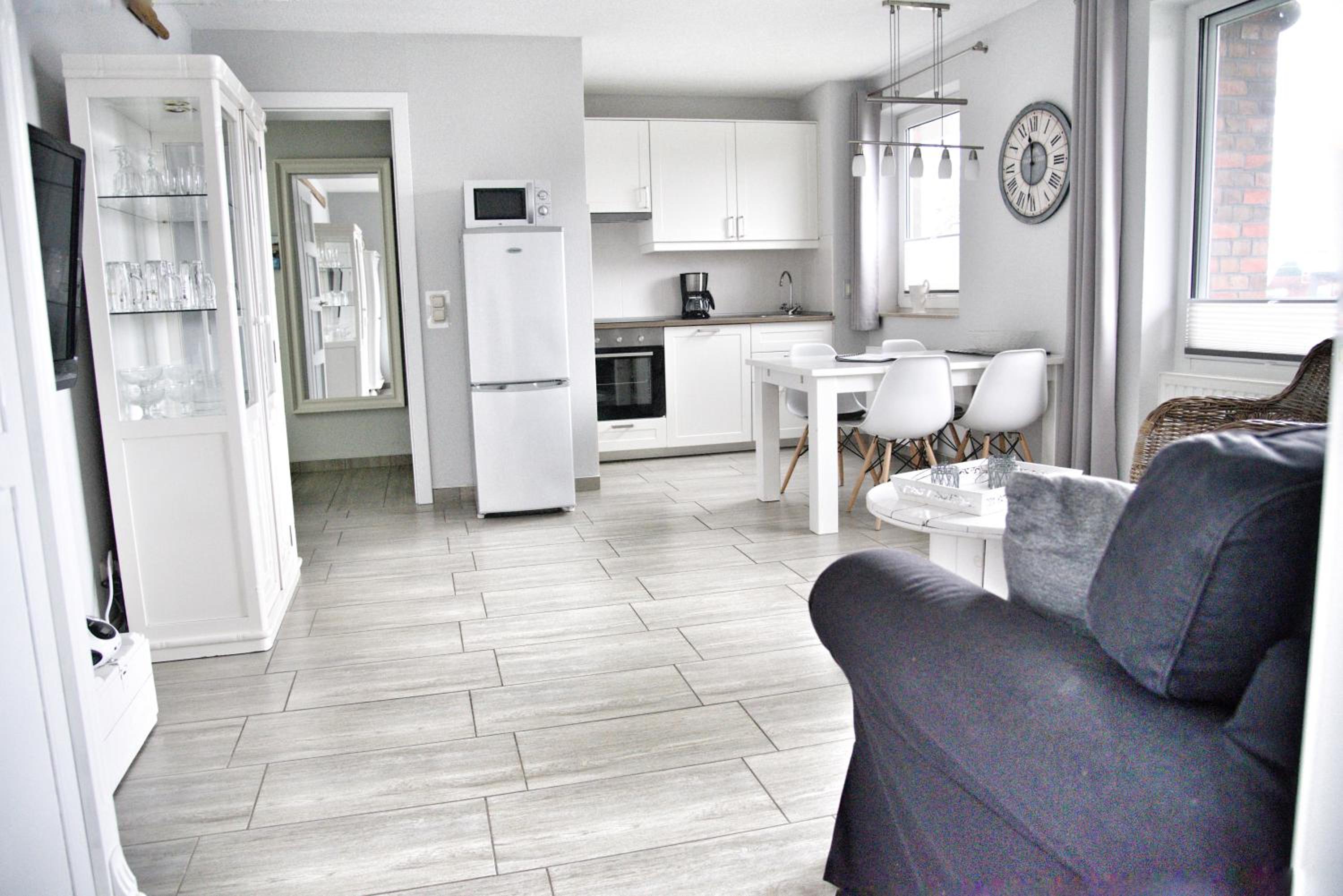Apartment photo 2