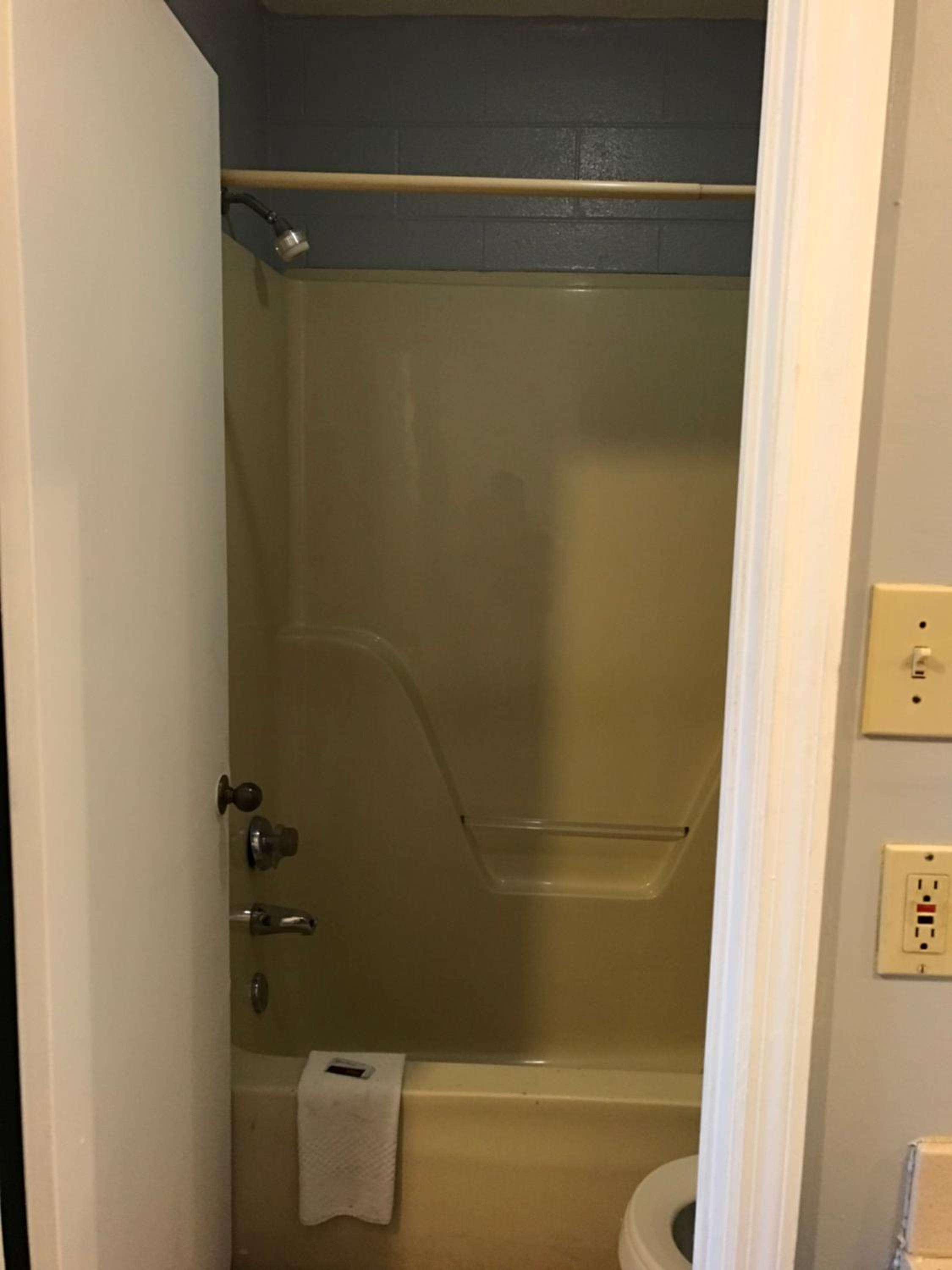 Deluxe King Room - Photo 7