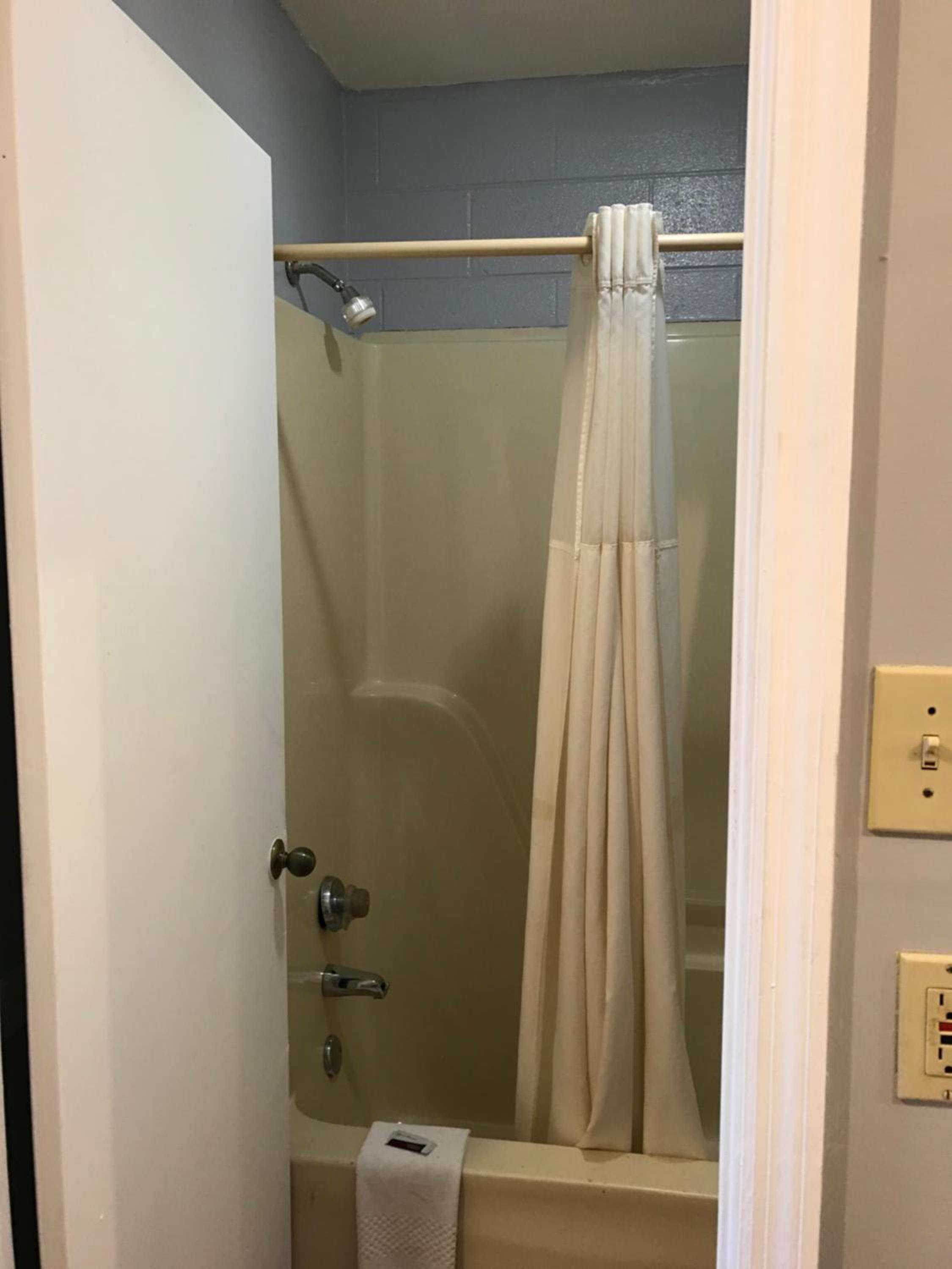 Deluxe King Room - Photo 6