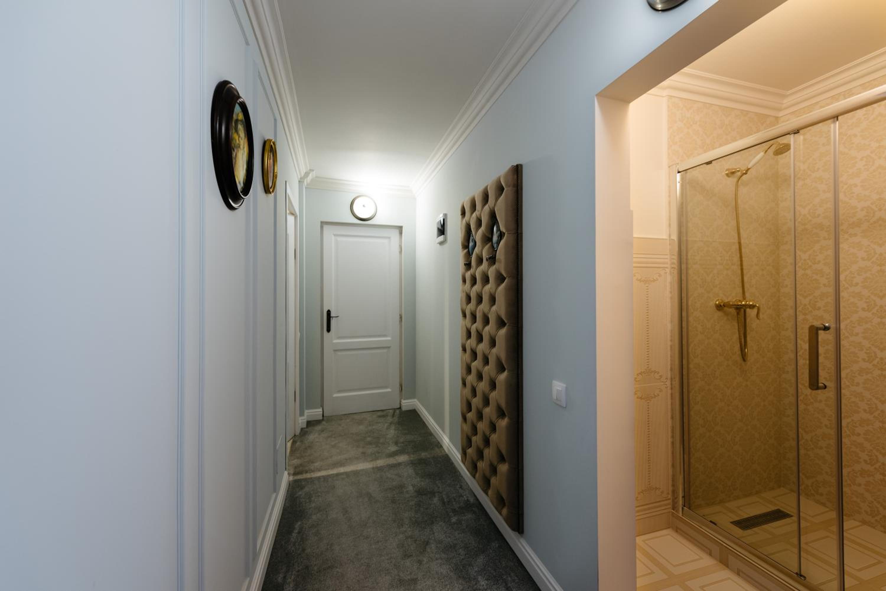 Superior King Room - Photo 12