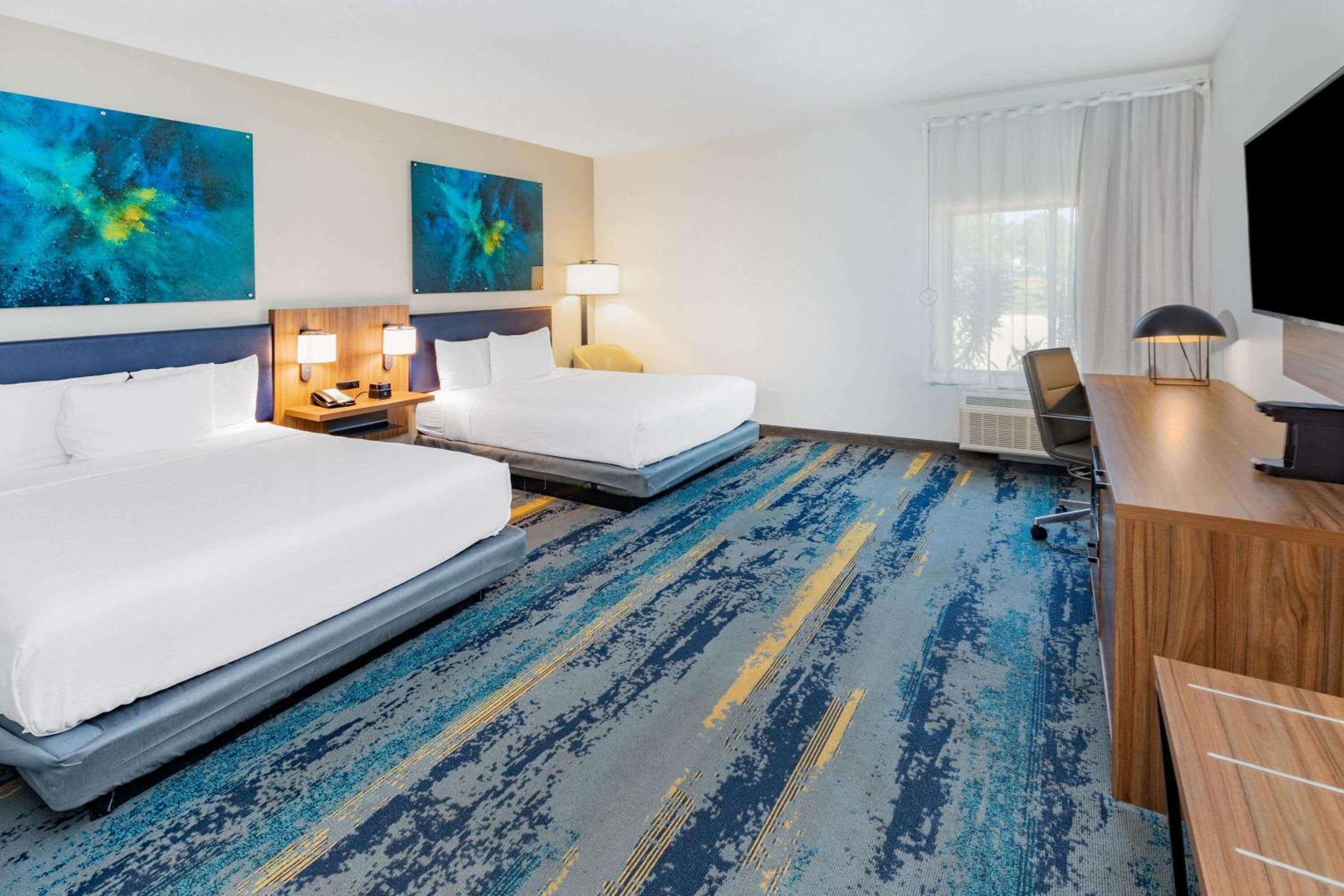 Queen Room with Two Queen Beds and Roll-In Shower - Mobility/Hearing Accessible - Non-Smoking - Photo 1