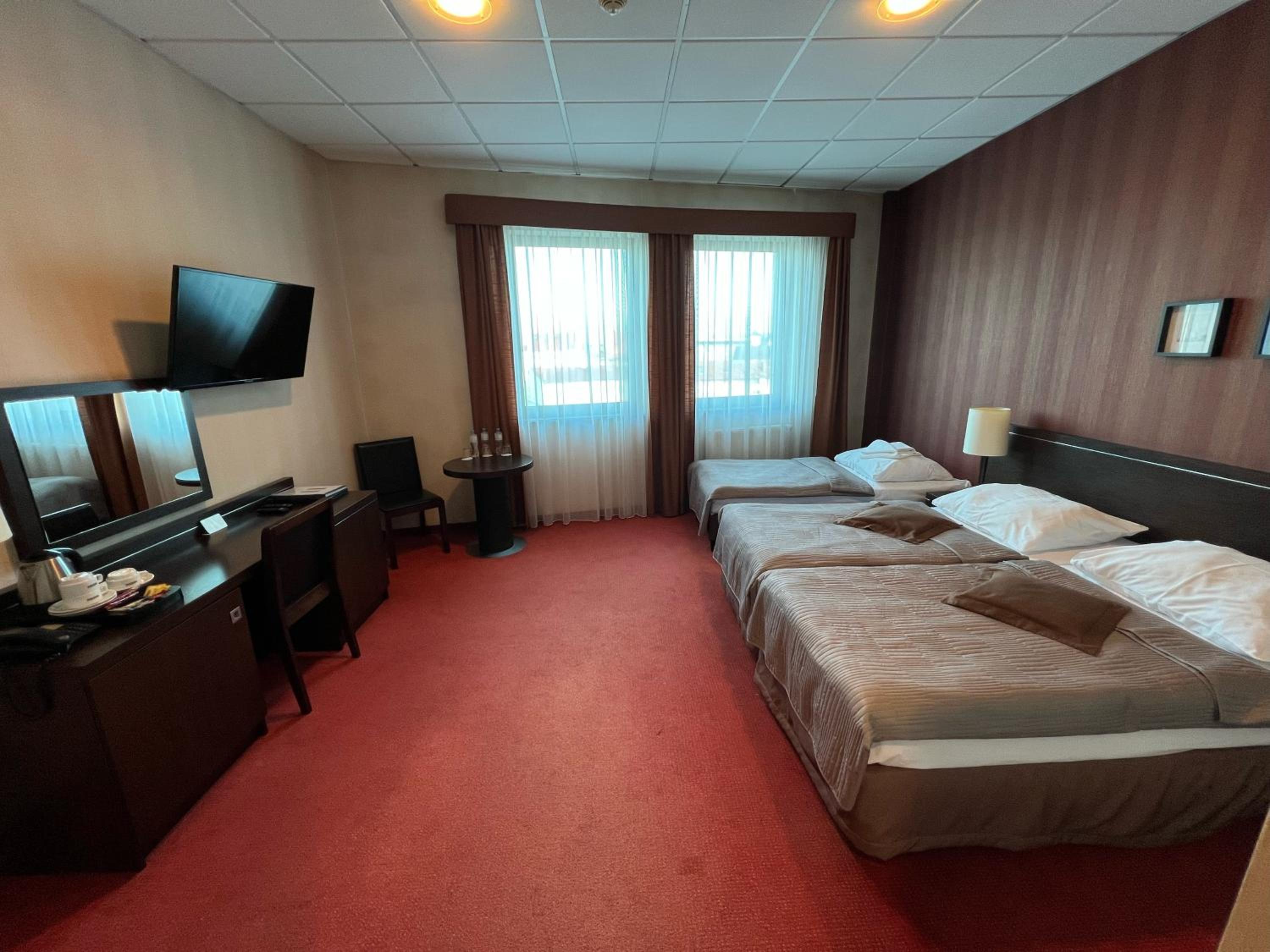 Comfort Triple Room with Shower - Photo 1