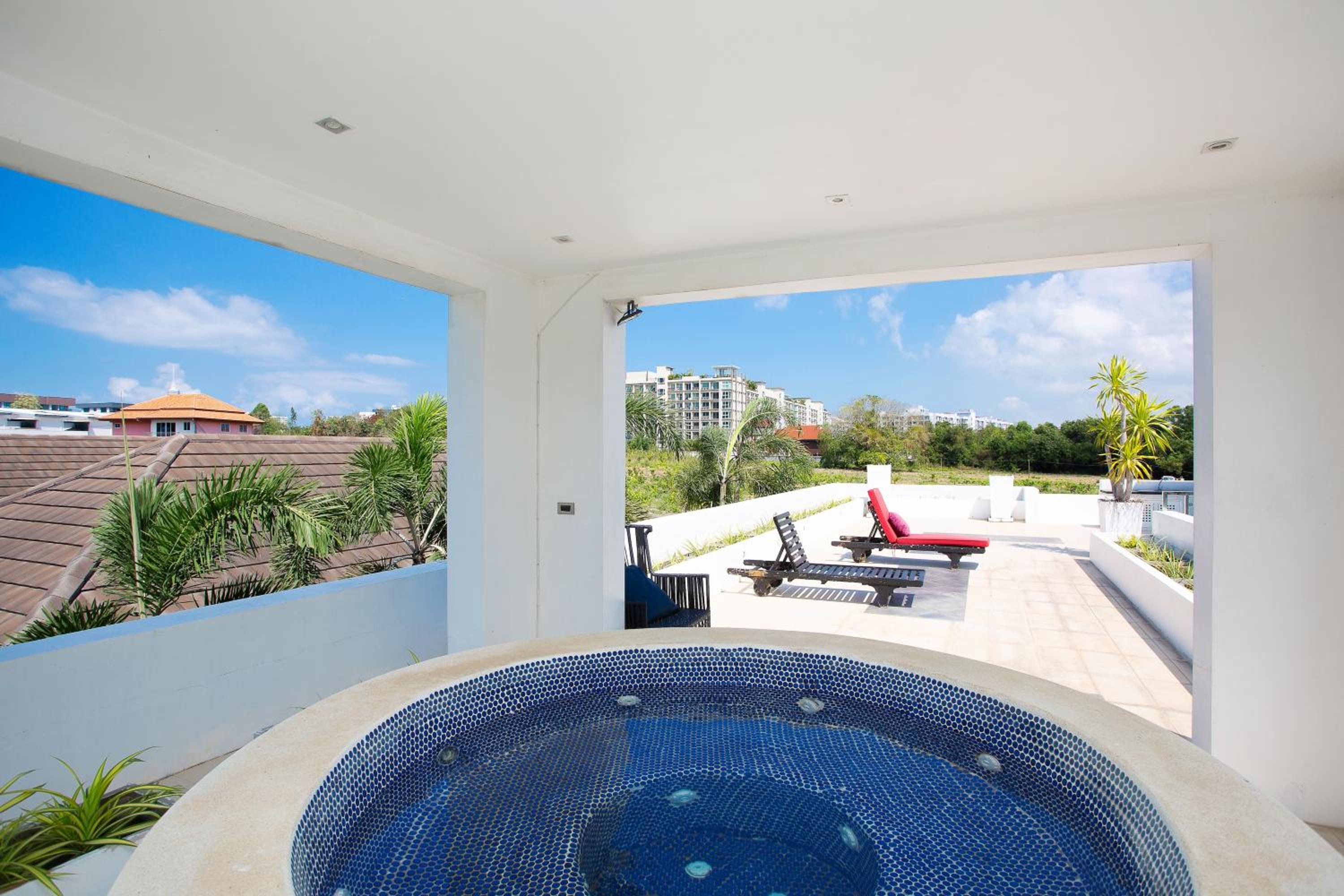 Three-Bedroom Villa photo 3