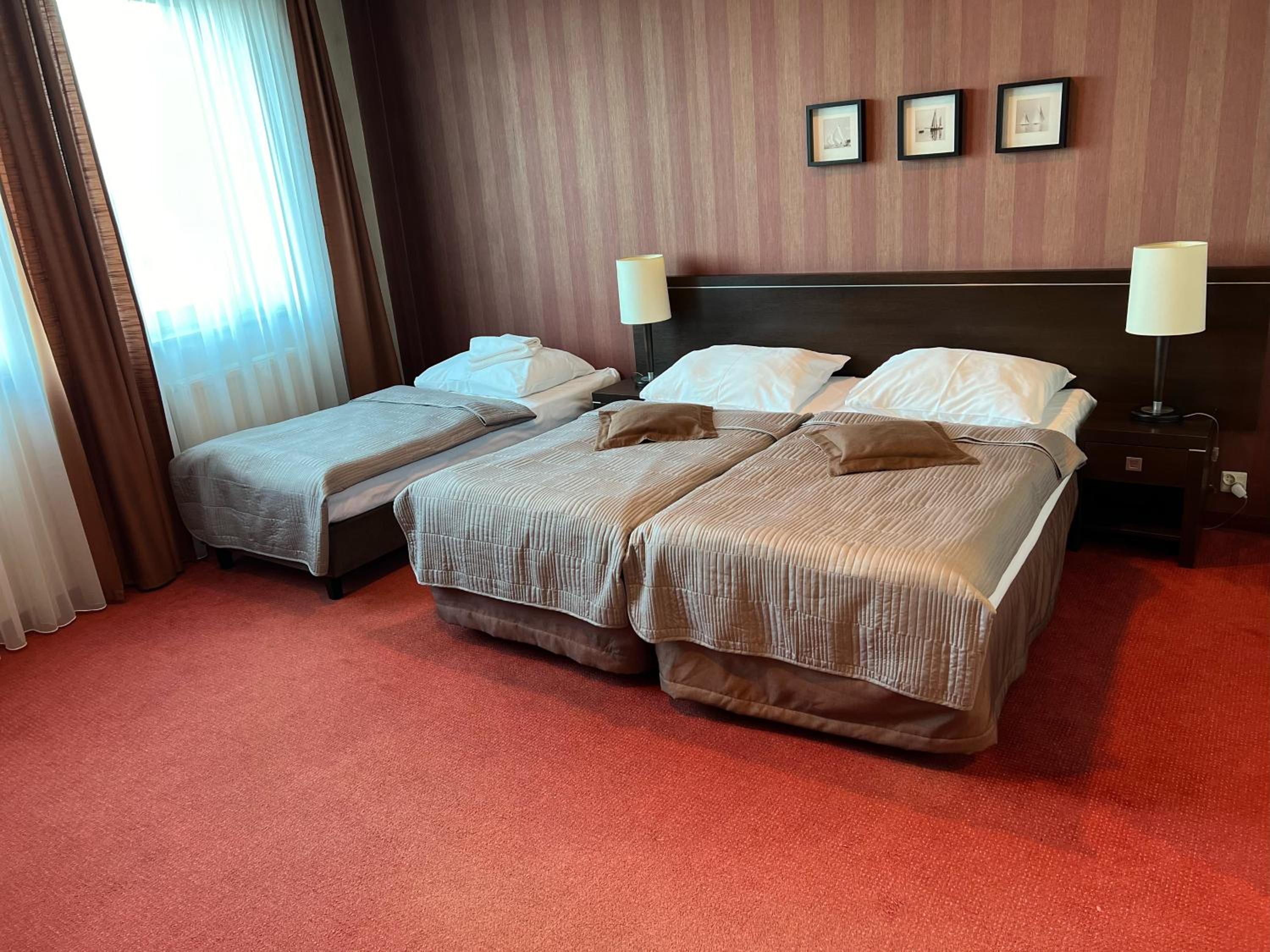 Comfort Triple Room with Shower - Photo 4
