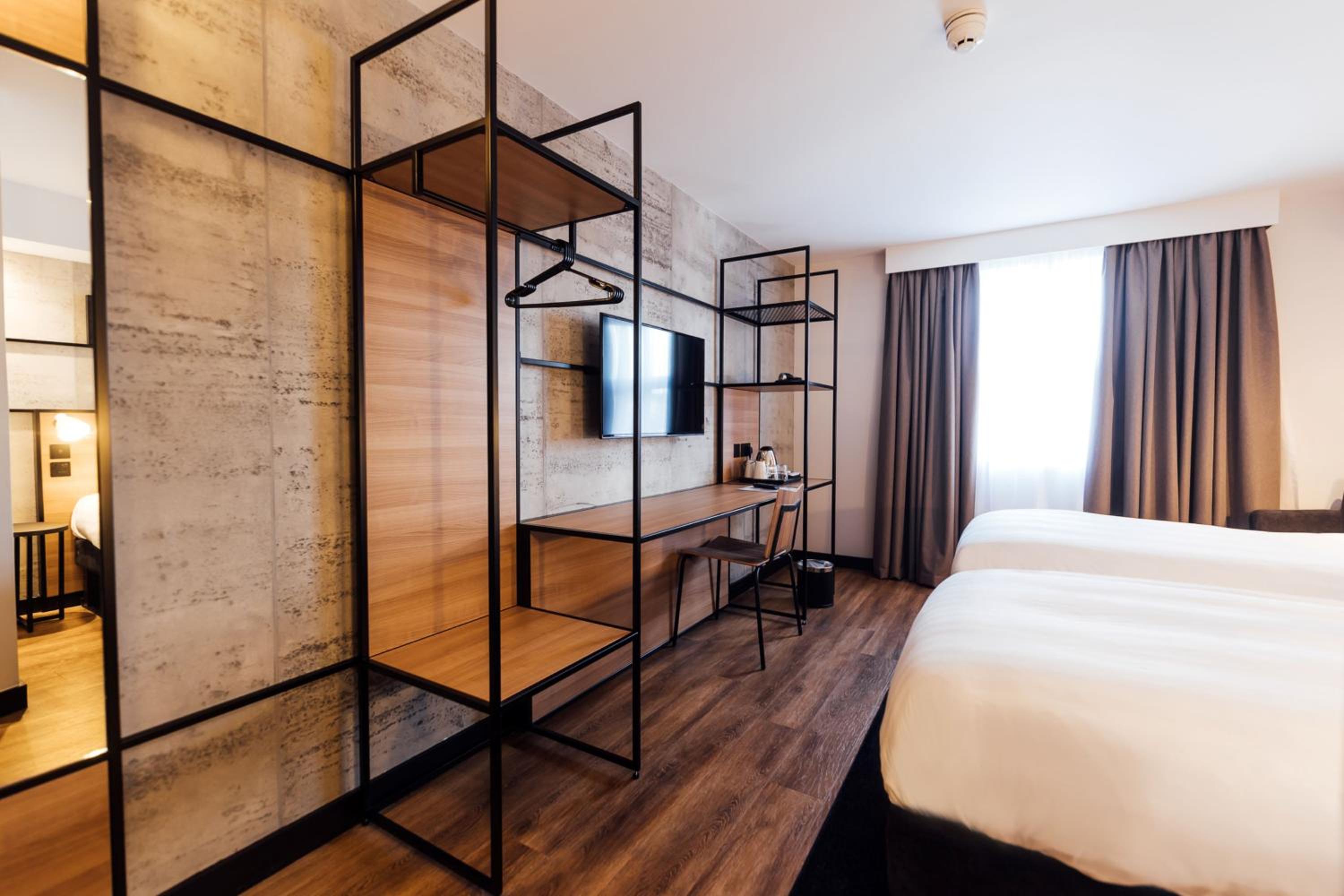Standard Twin Room - Photo 10