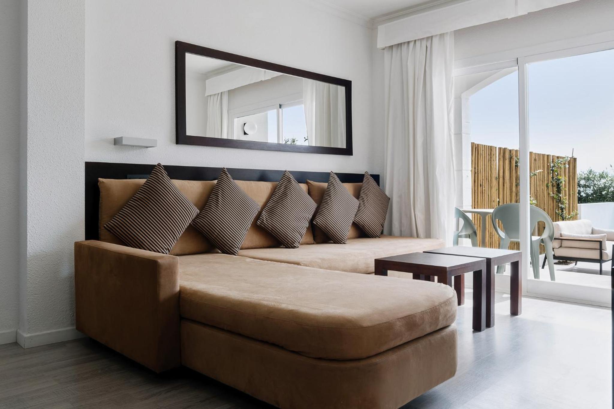 Apartment With Private Pool