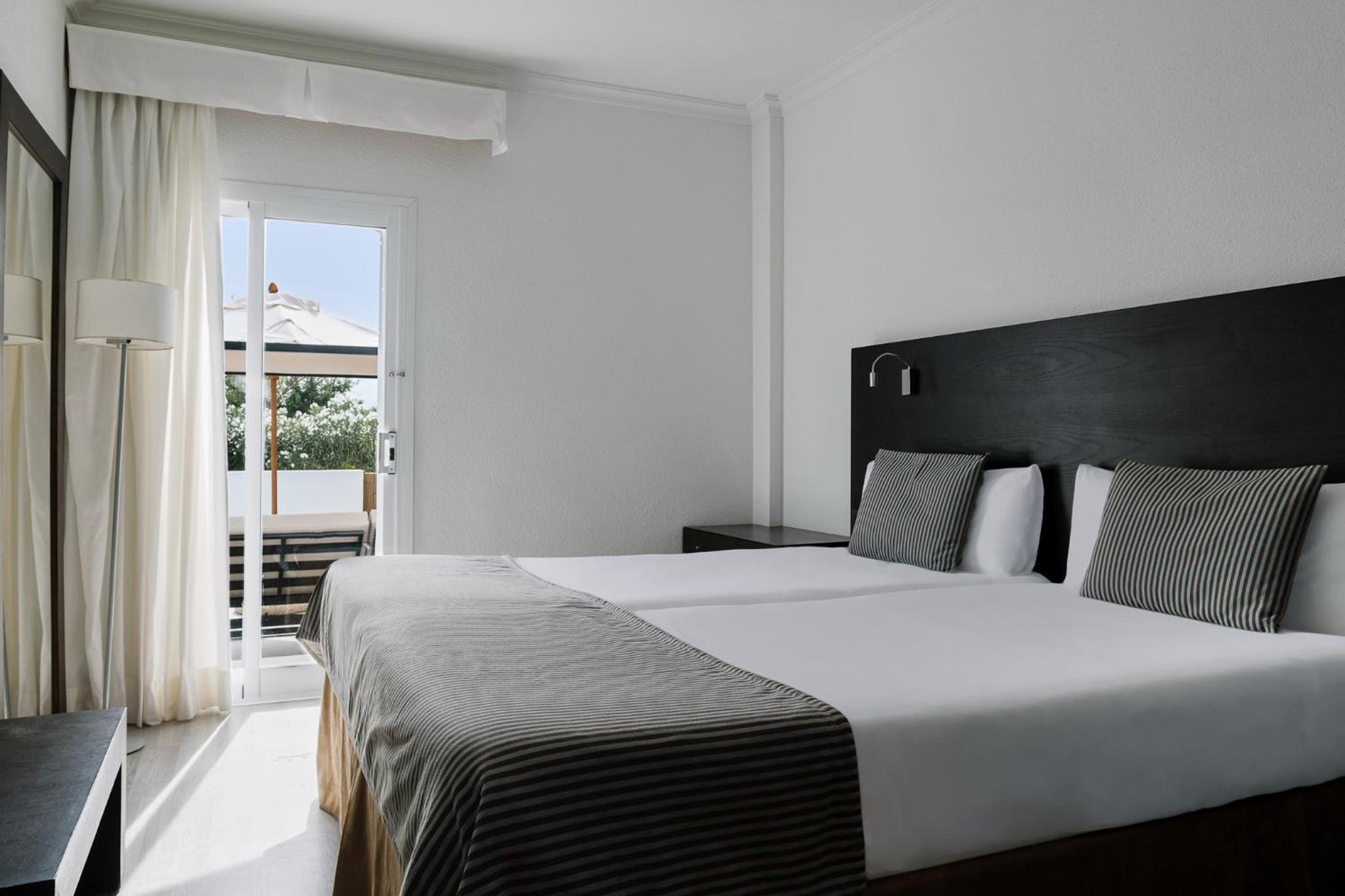 Apartment With Private Pool