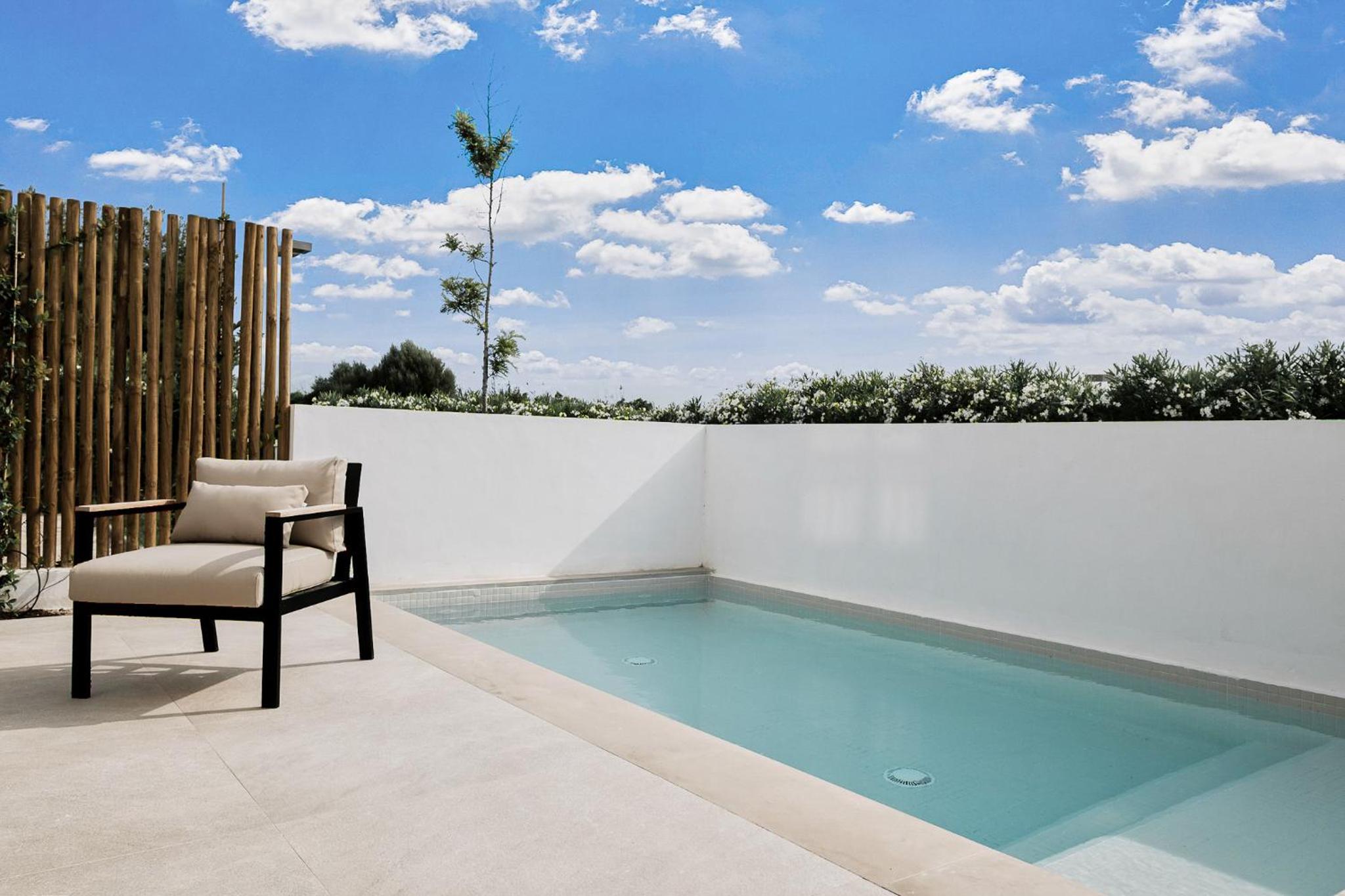 Apartment With Private Pool thumbnail 6