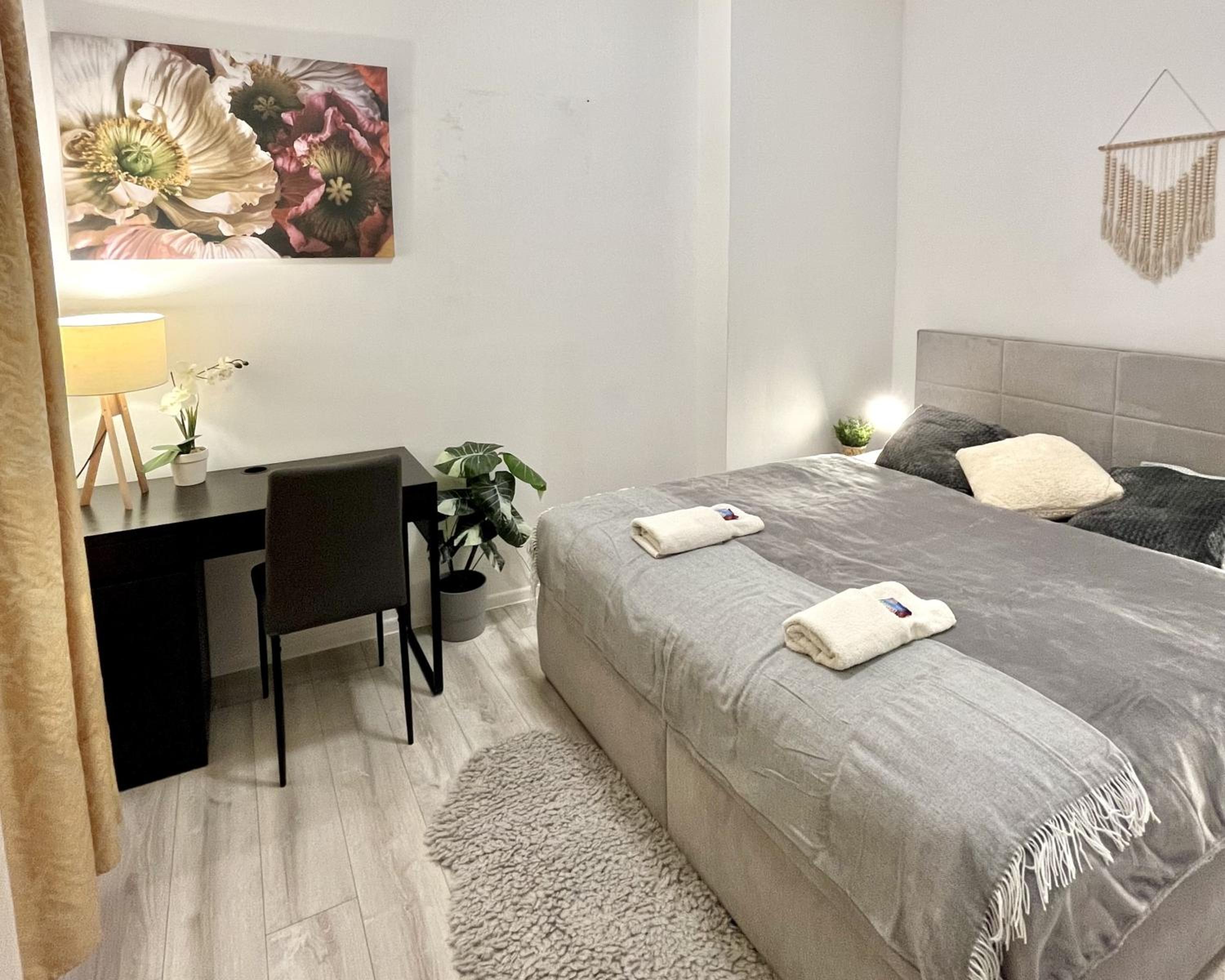One-Bedroom Apartment - Photo 18