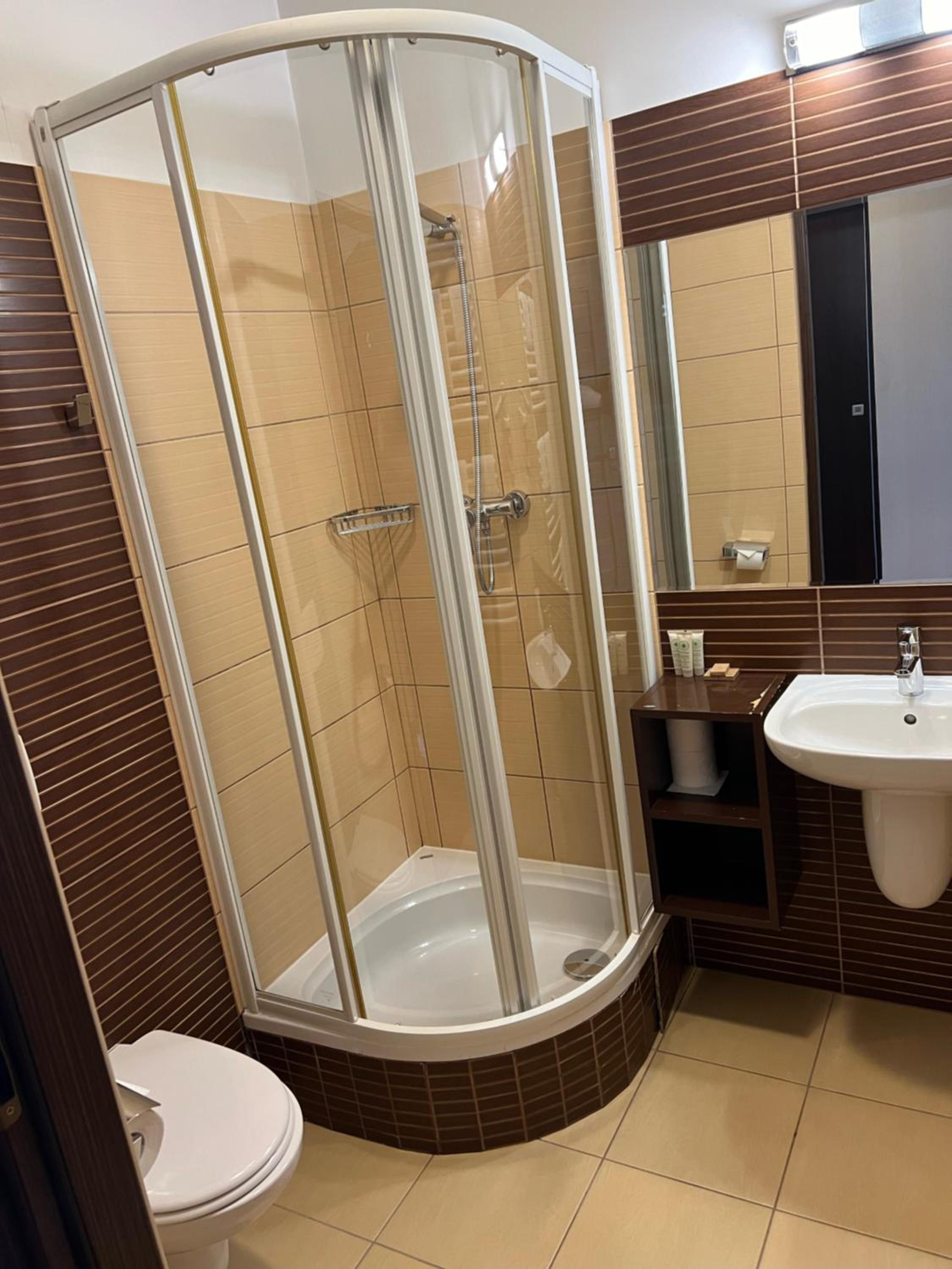 Comfort Triple Room with Shower - Photo 3