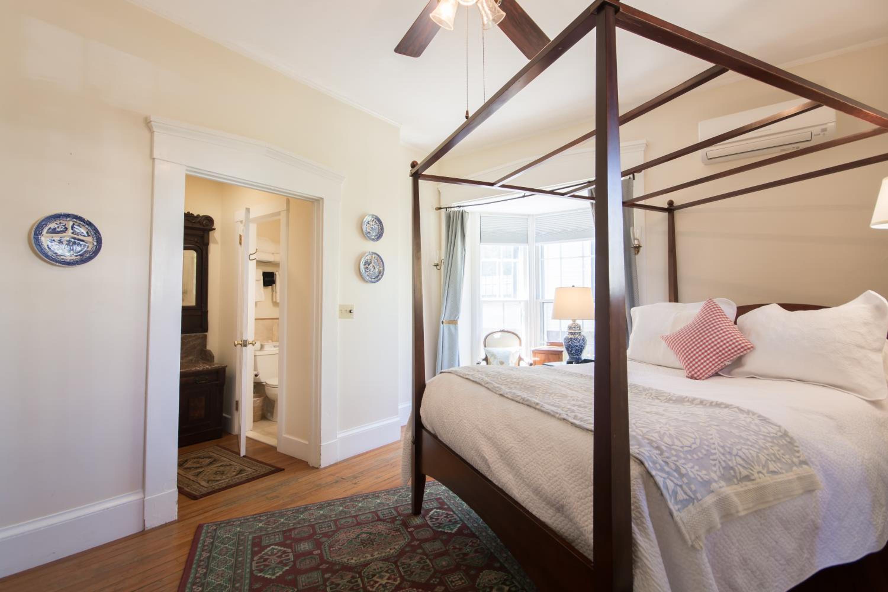 Deluxe Queen Room photo 2