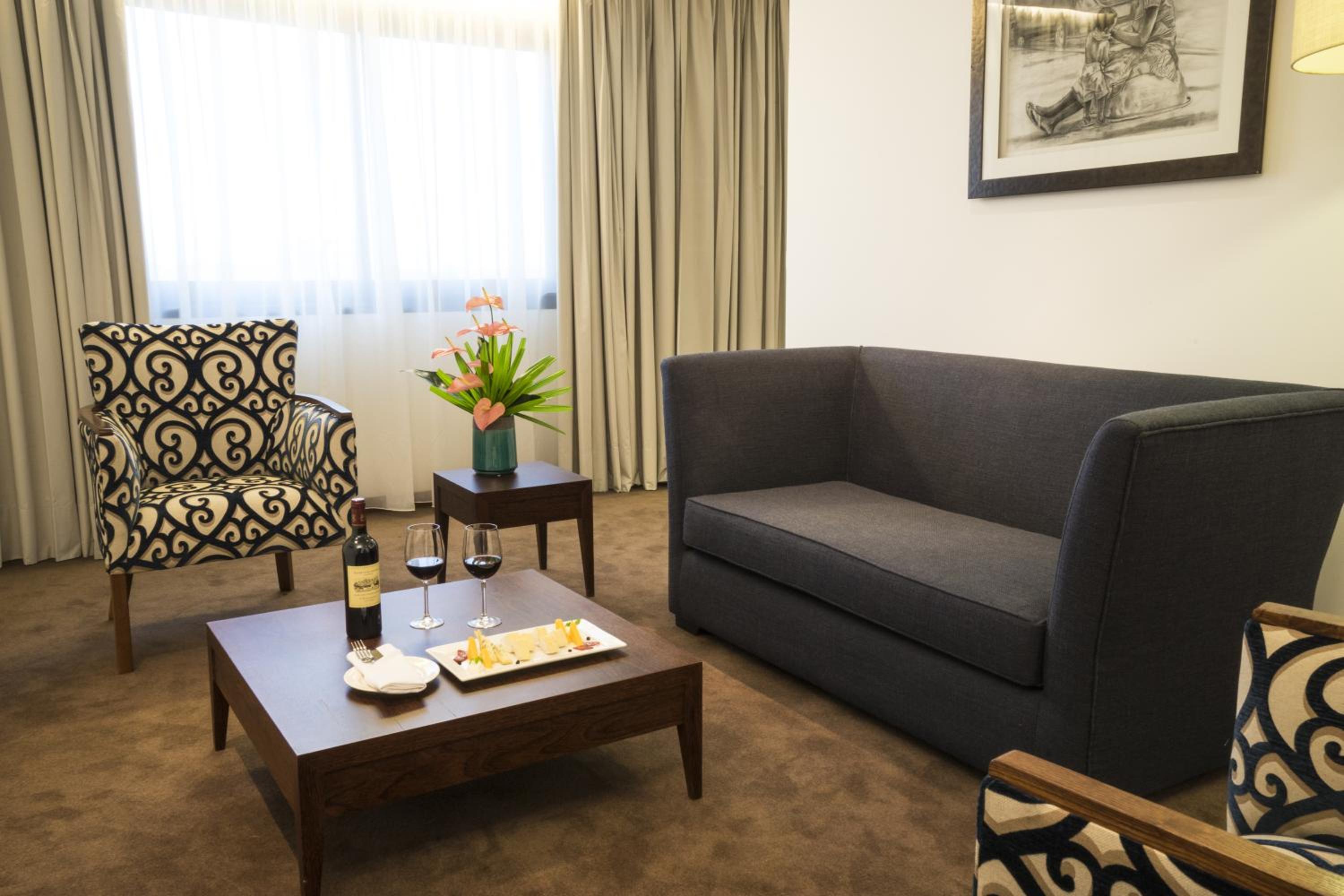 Suite - Photo 4