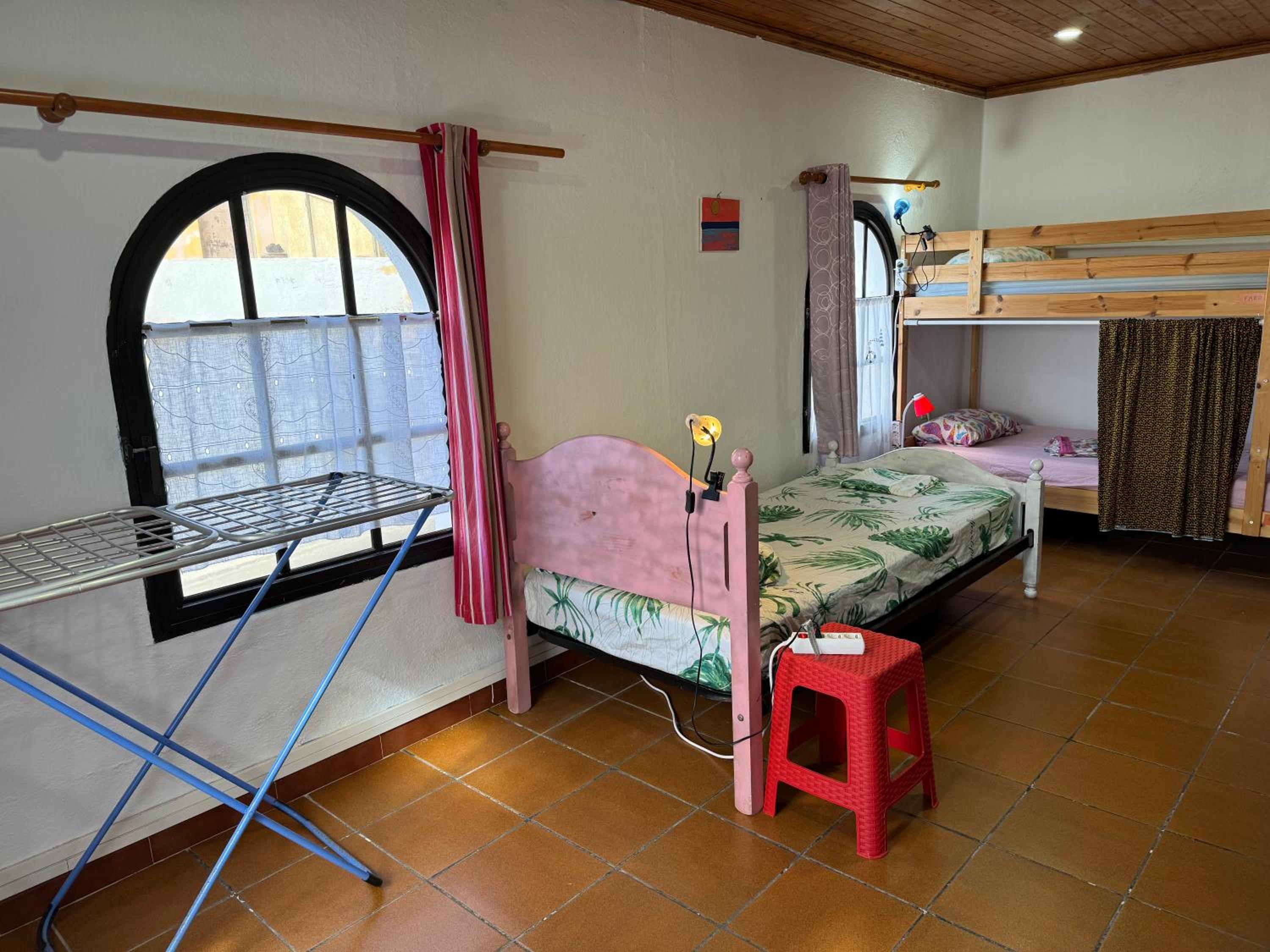 Bed in 6-Bed Mixed Dormitory Room photo 3