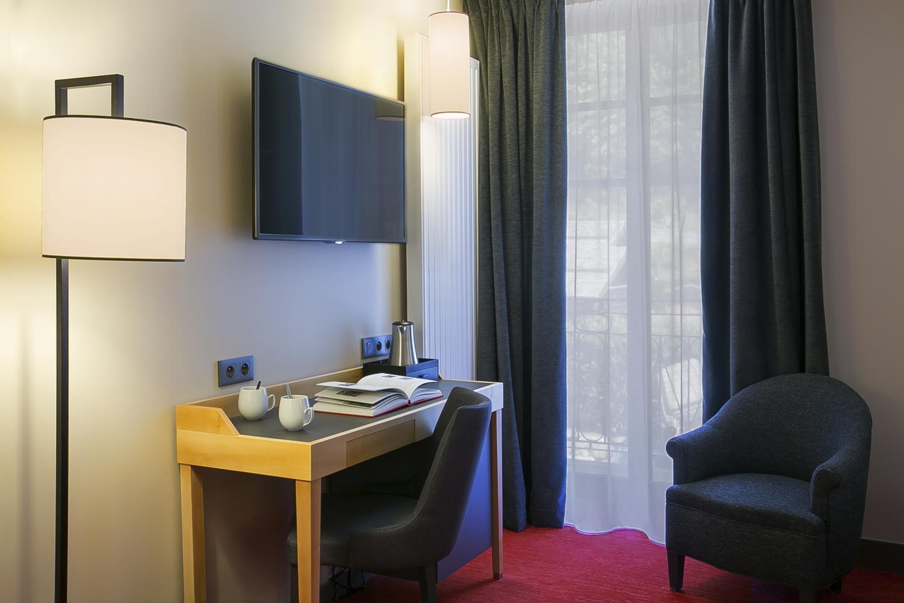 Superior Double Room with Balcony - Photo 2