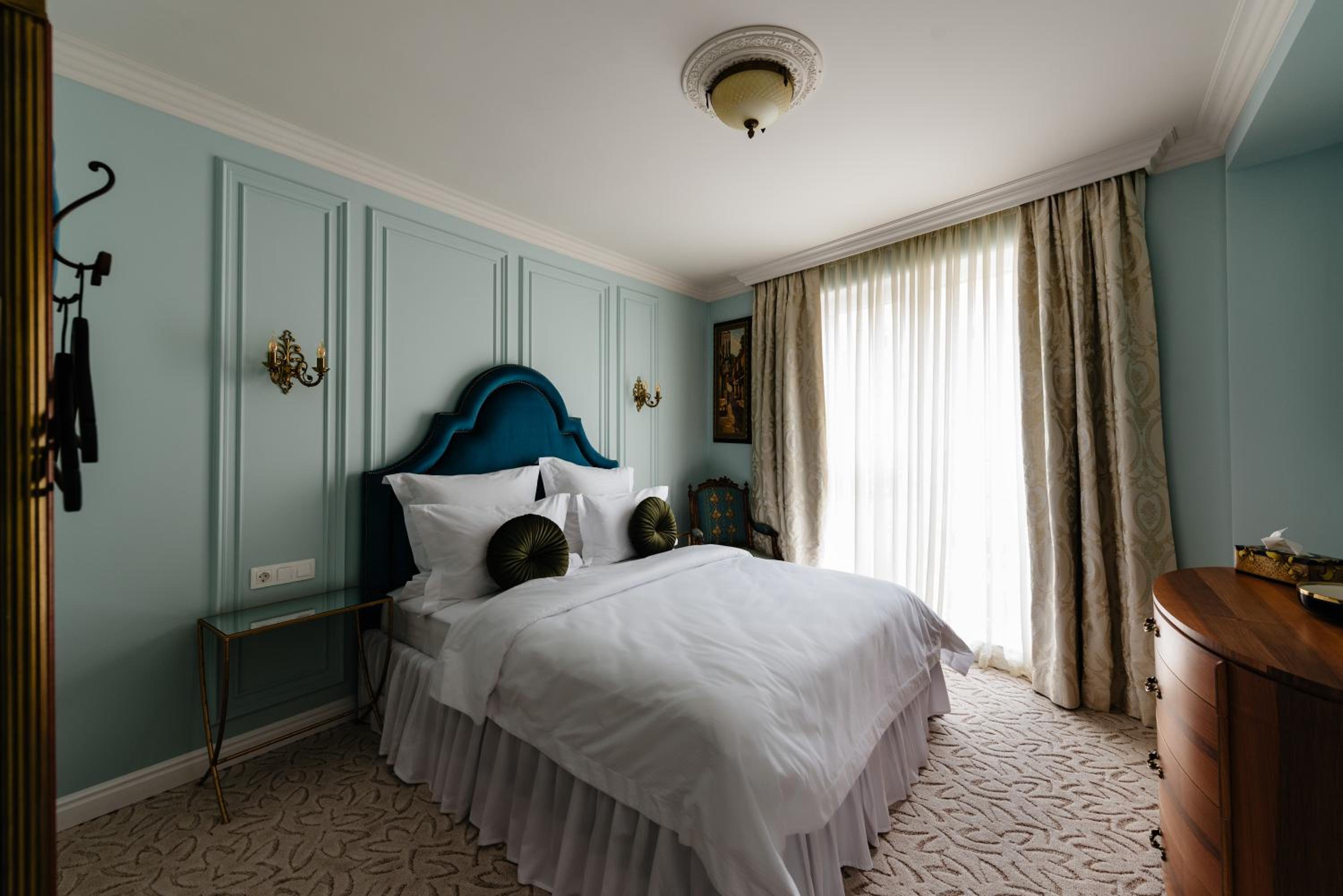 Deluxe Double Room - Photo 19