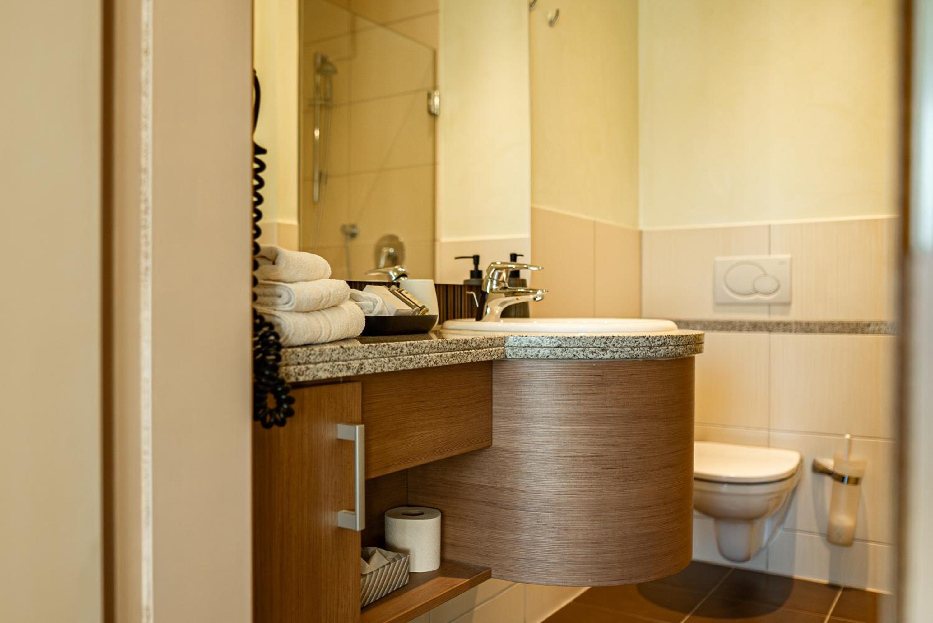 Double Room - Photo 6