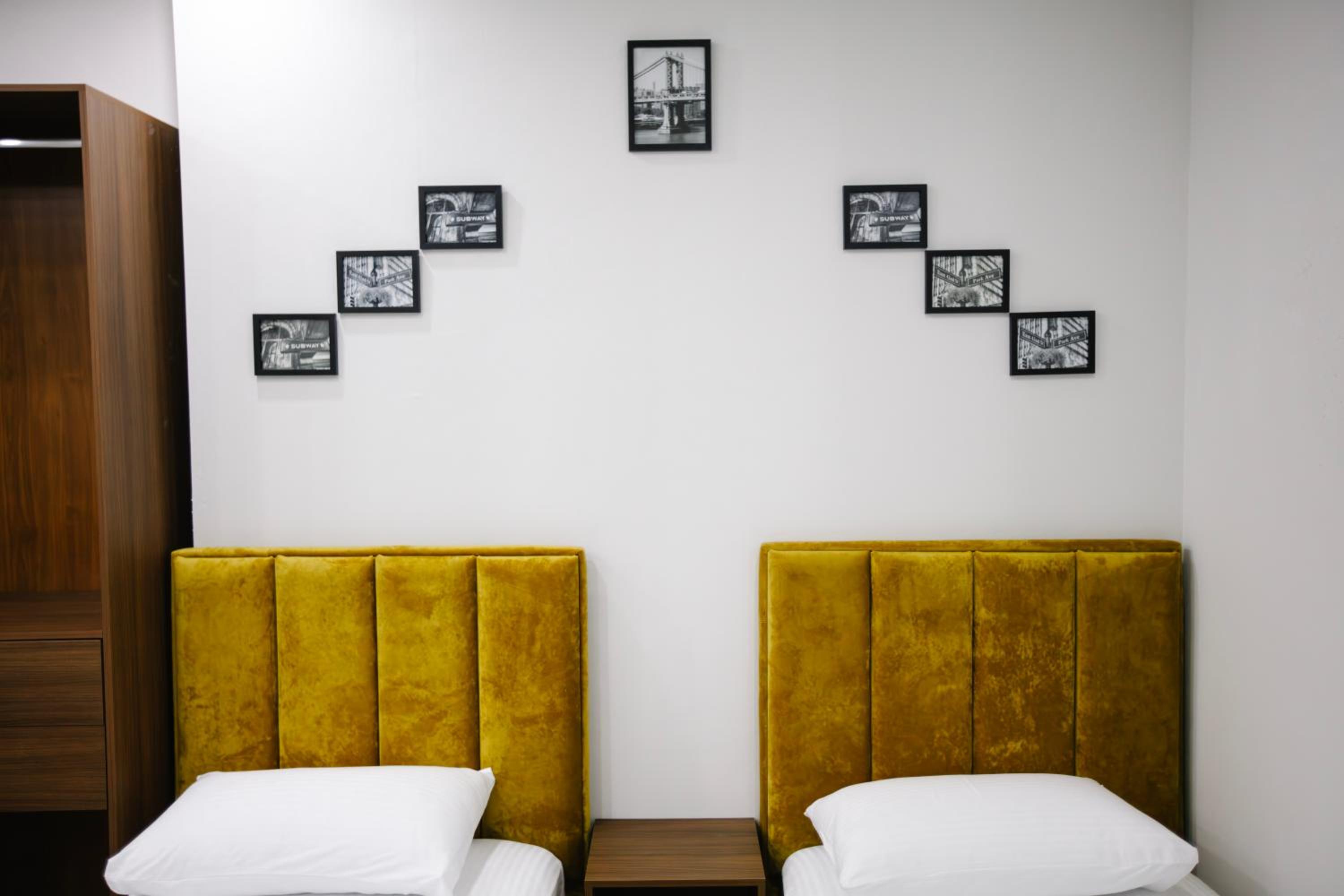 Quadruple Room with Mountain View photo 3