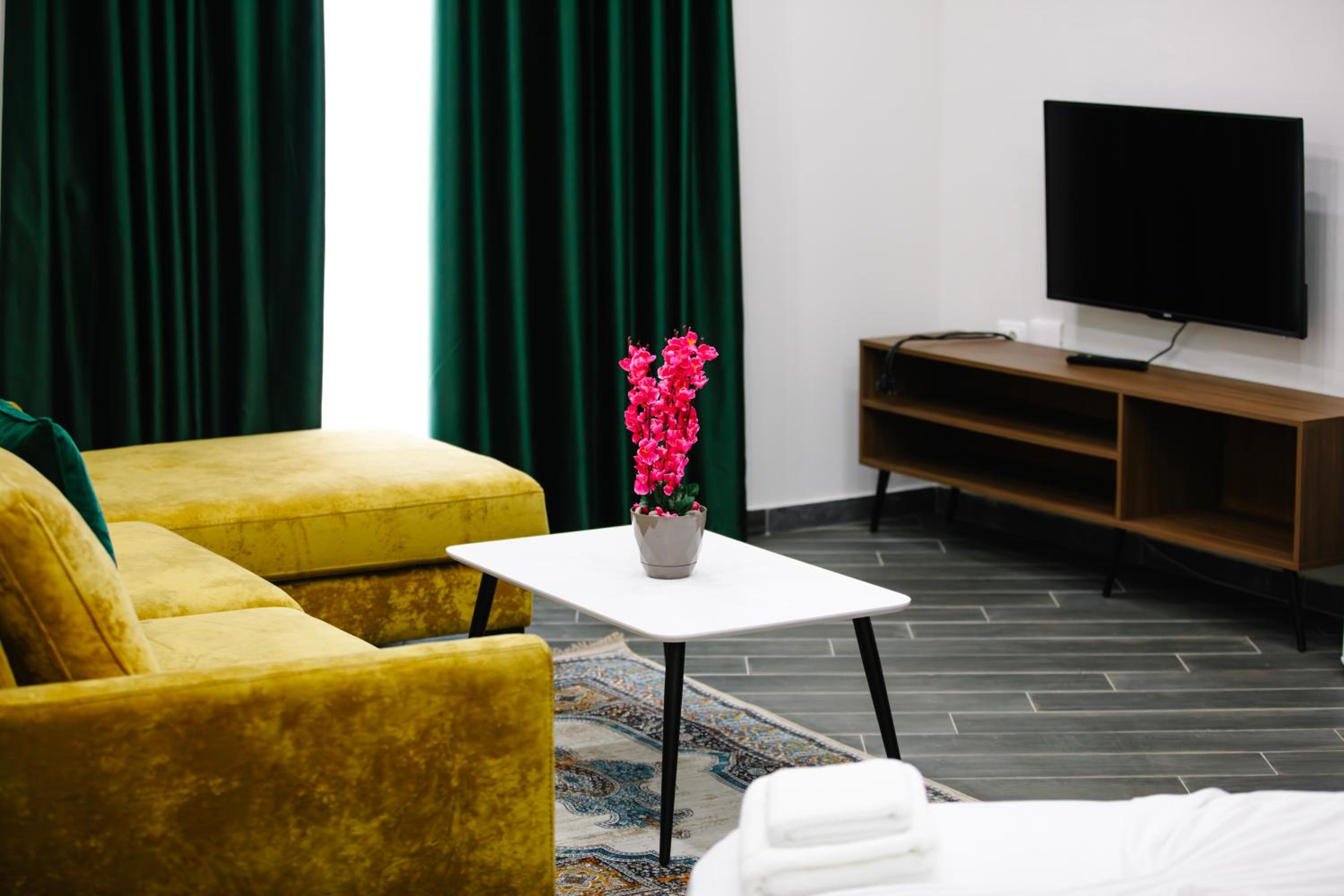 Quadruple Room with Mountain View photo 2
