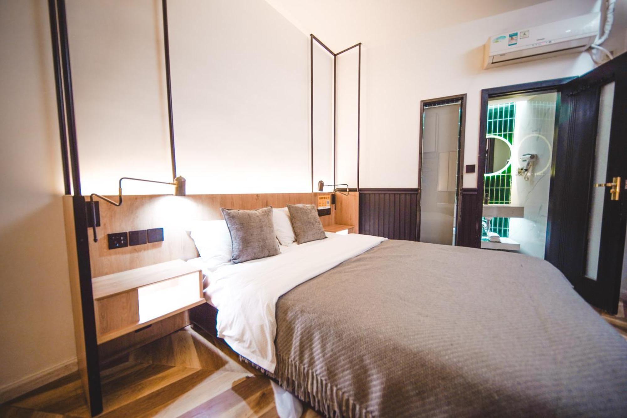 Economy Double Room with Private Bathroom photo 1