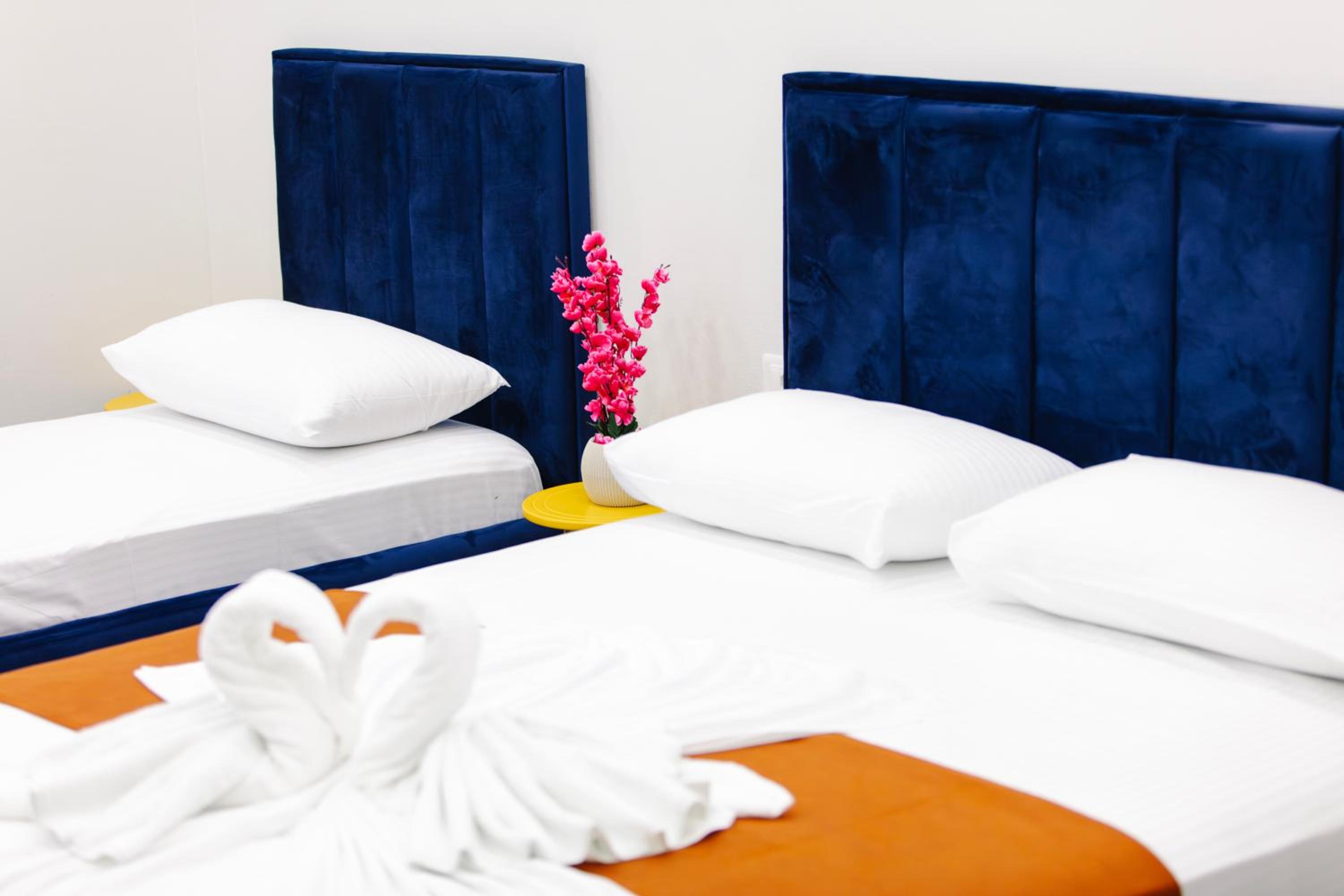Standard Queen Room