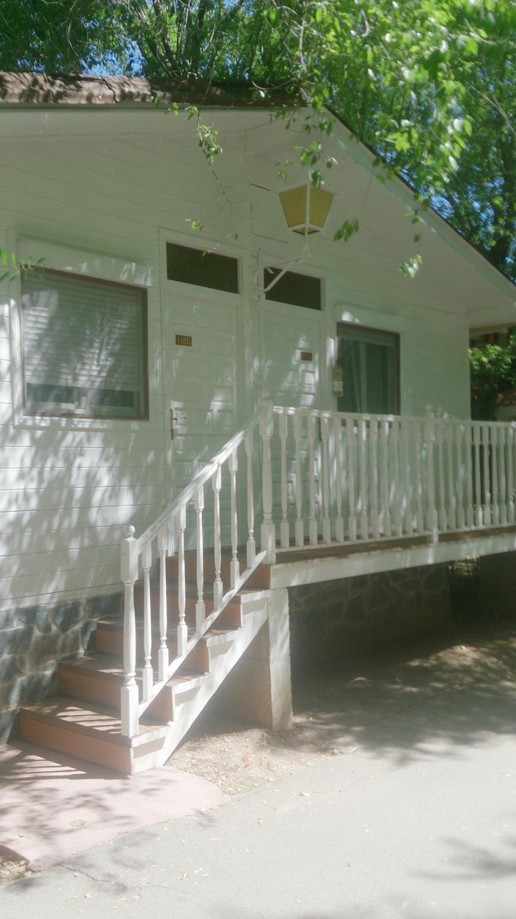 Two-Bedroom Bungalow (1-8 Adults) - Photo 6