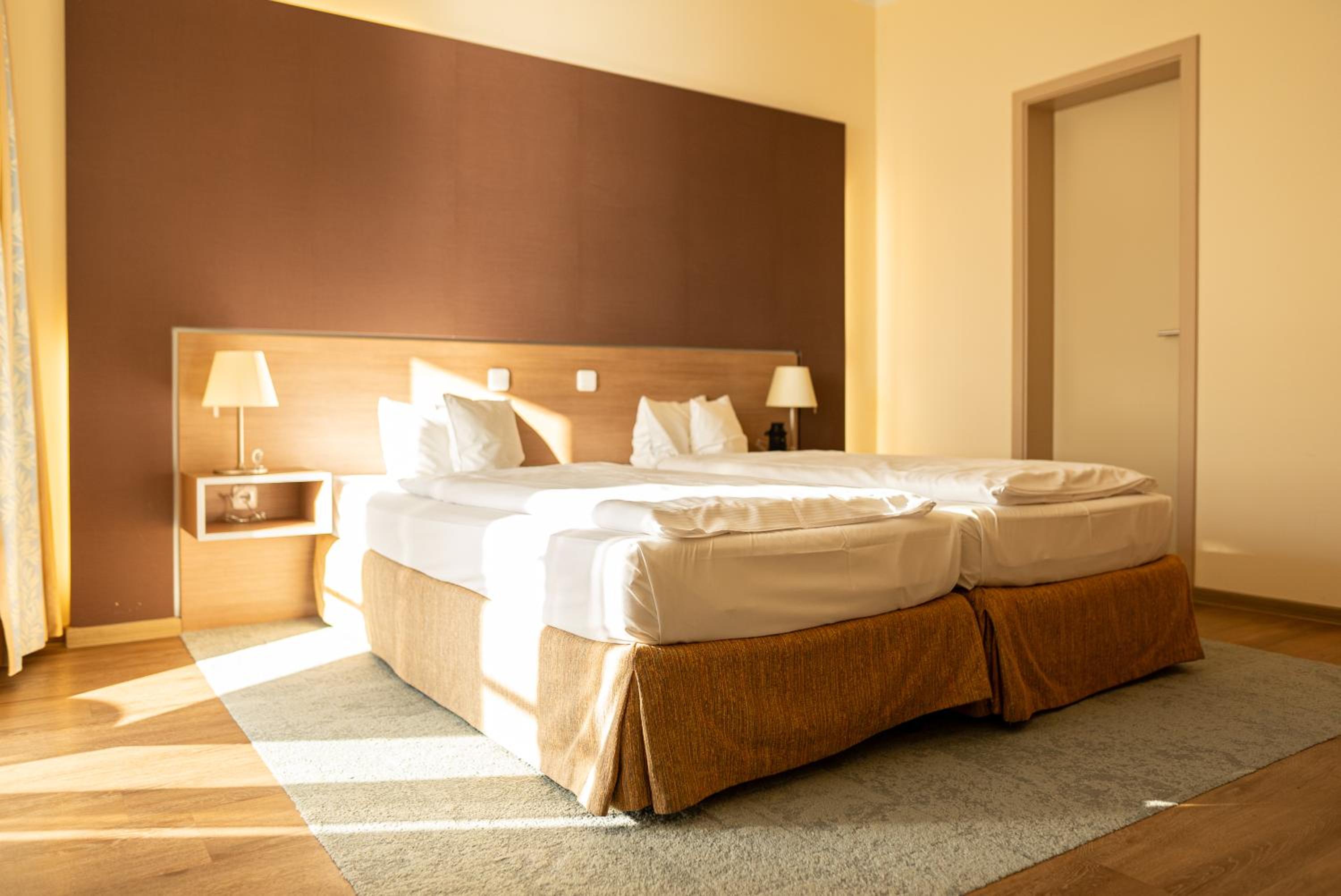 Deluxe Double Room with Balcony and Sea View - Photo 10