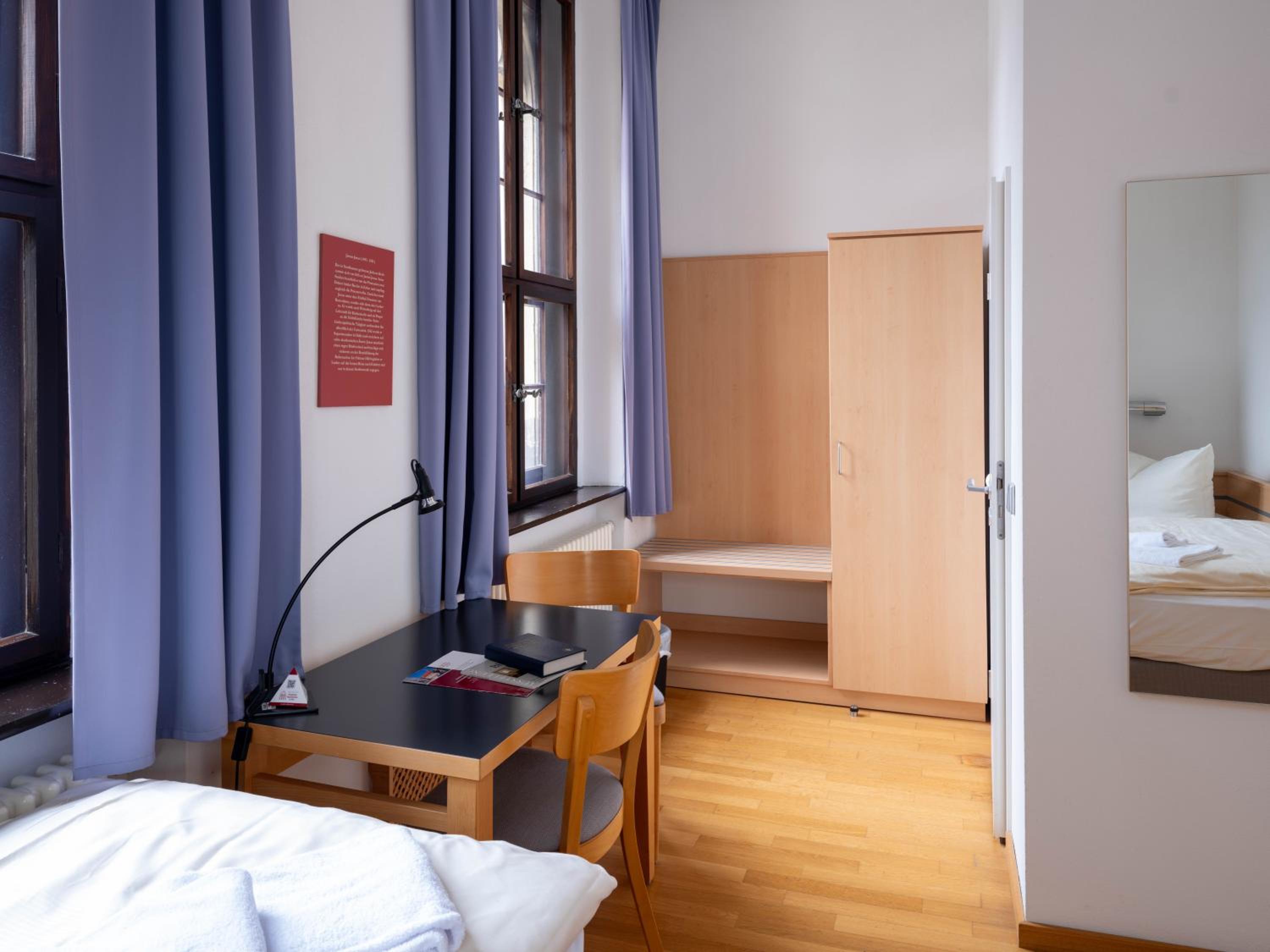 Standard Twin Room photo 2