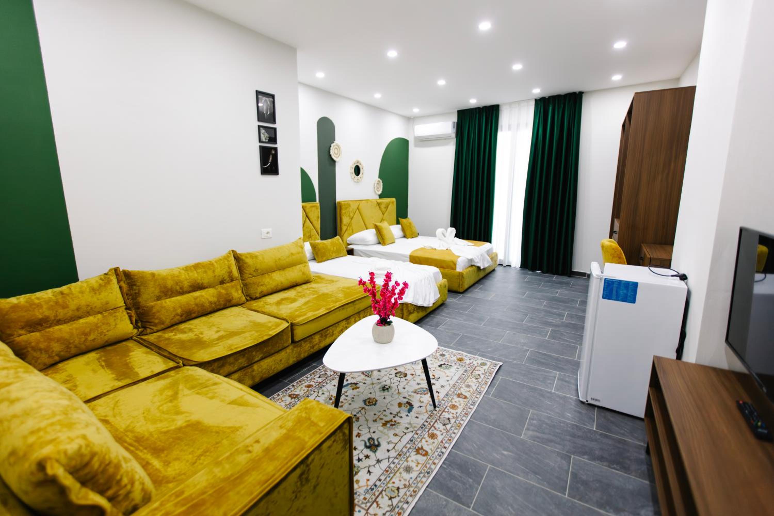 Deluxe Triple Room