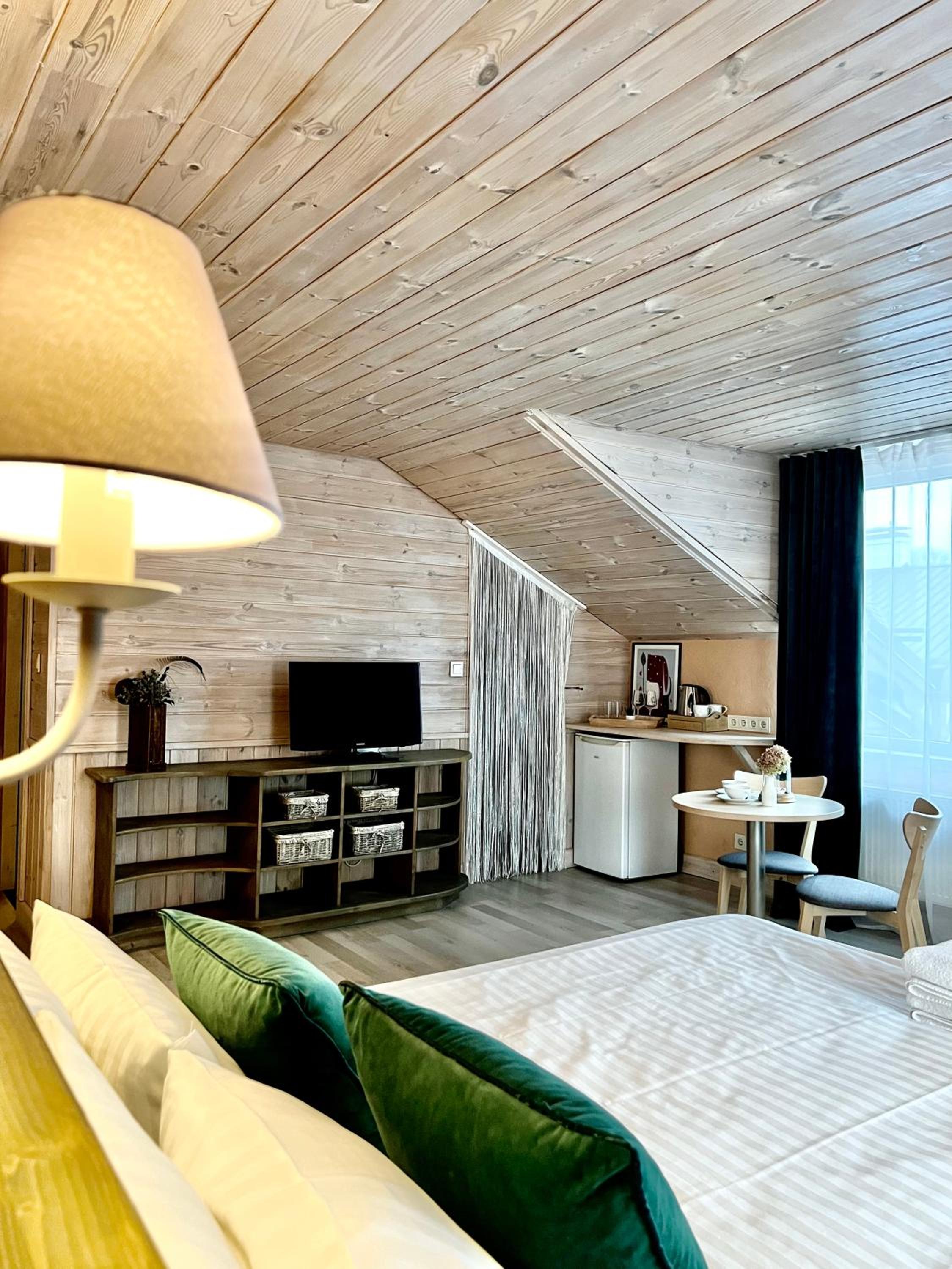 Deluxe Double Room with Balcony - Photo 2