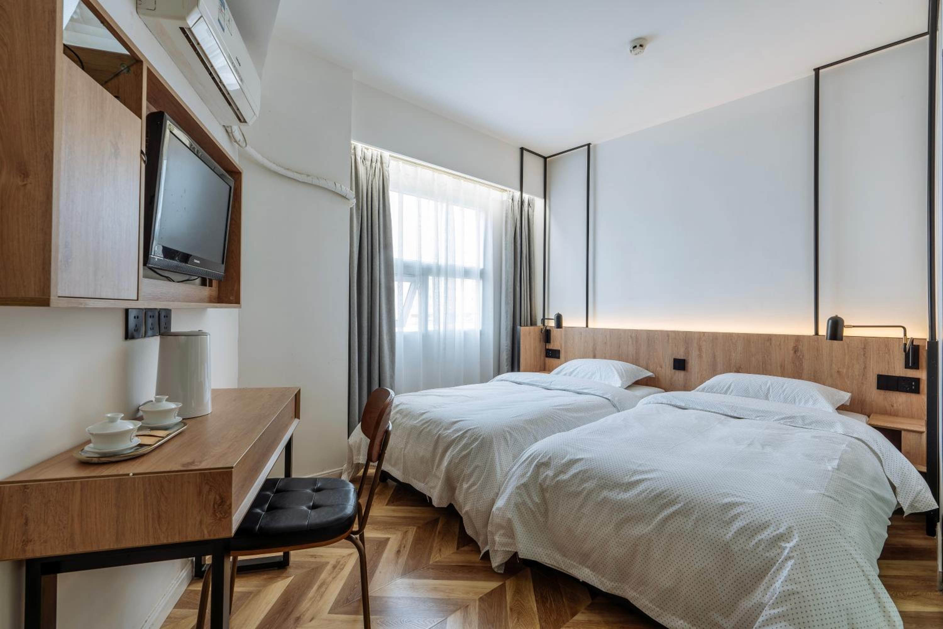 Comfort Twin Room with Private Bathroom - Photo 7