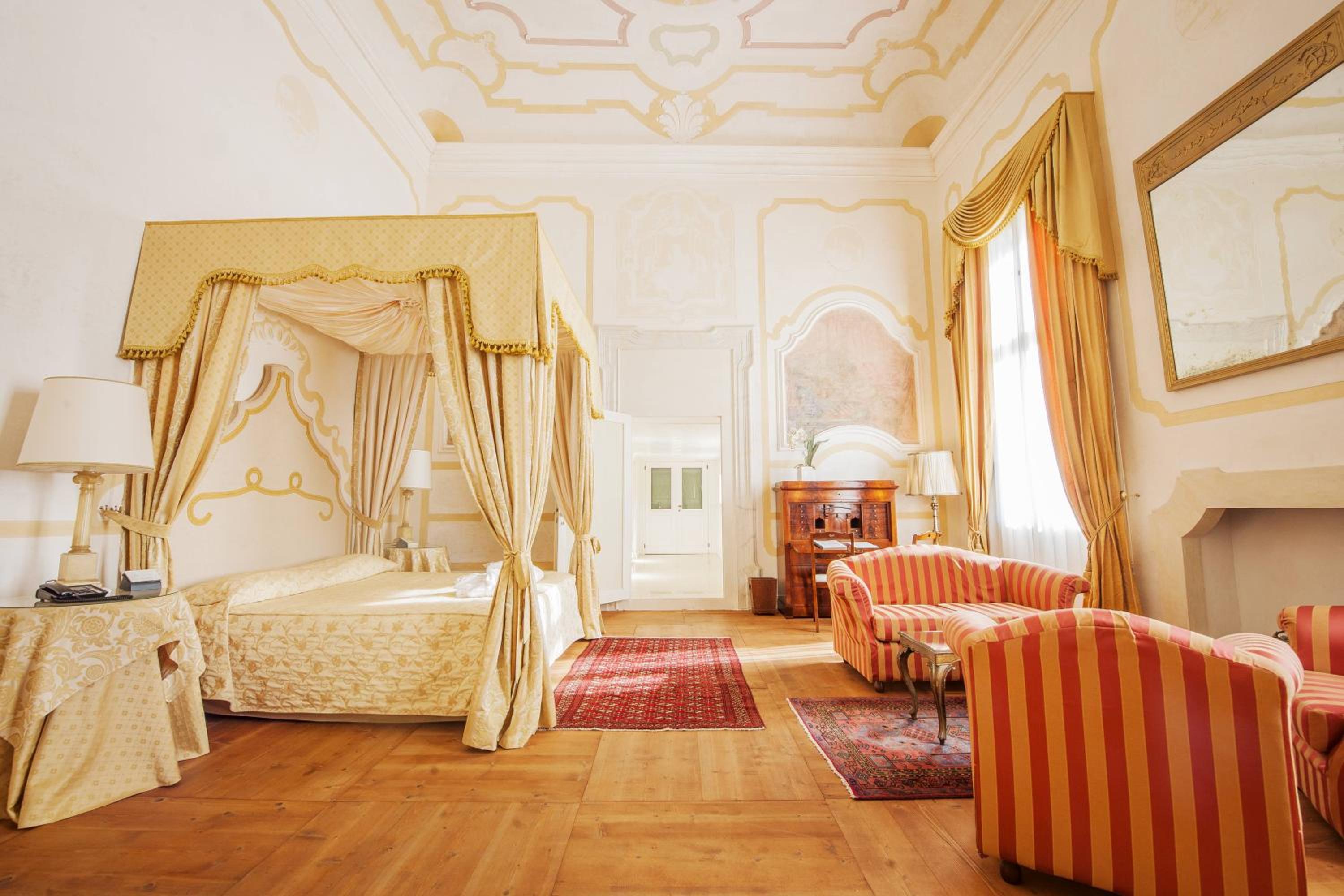 Regina Cornér Suite - Main Building photo 3