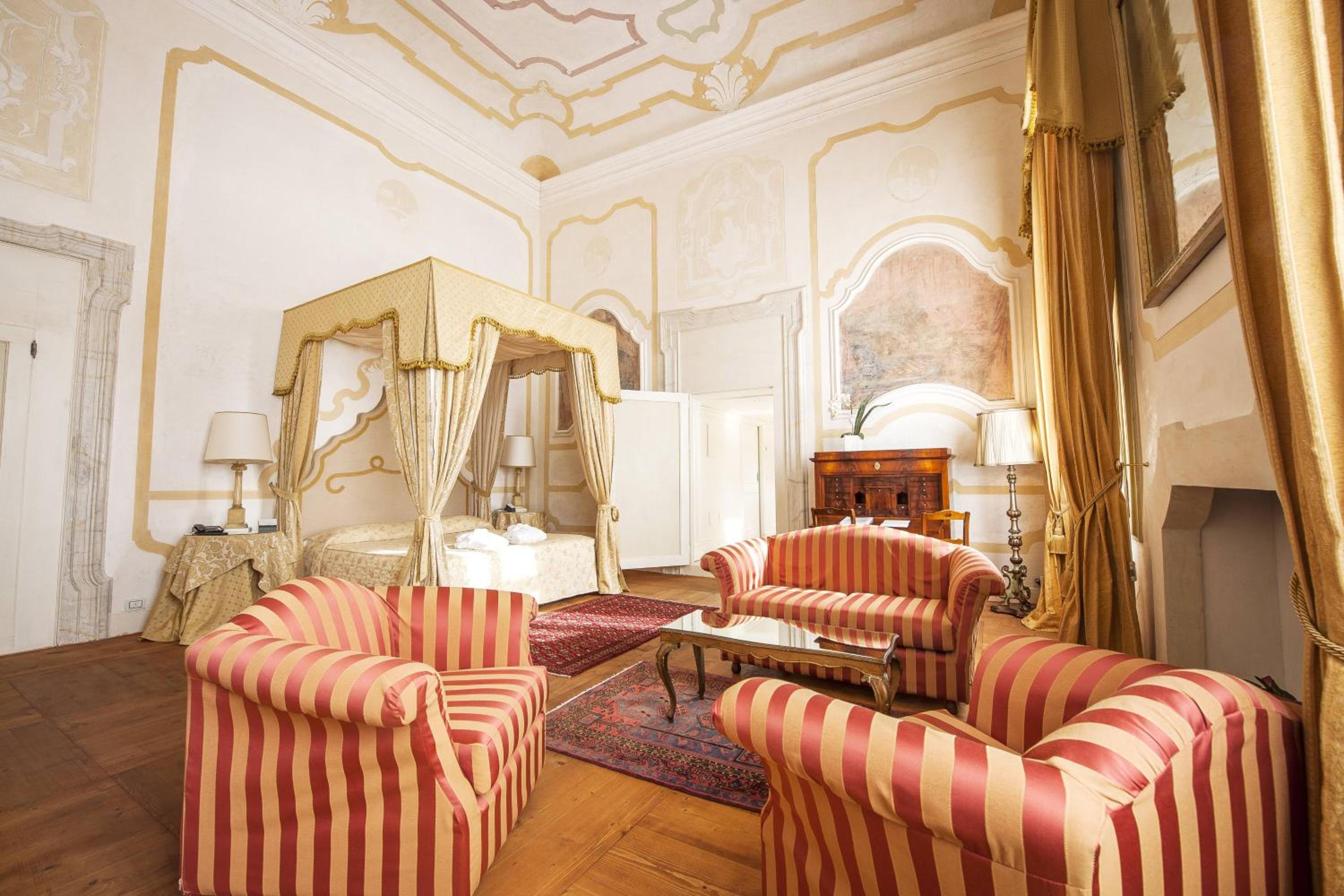 Regina Cornér Suite - Main Building photo 2