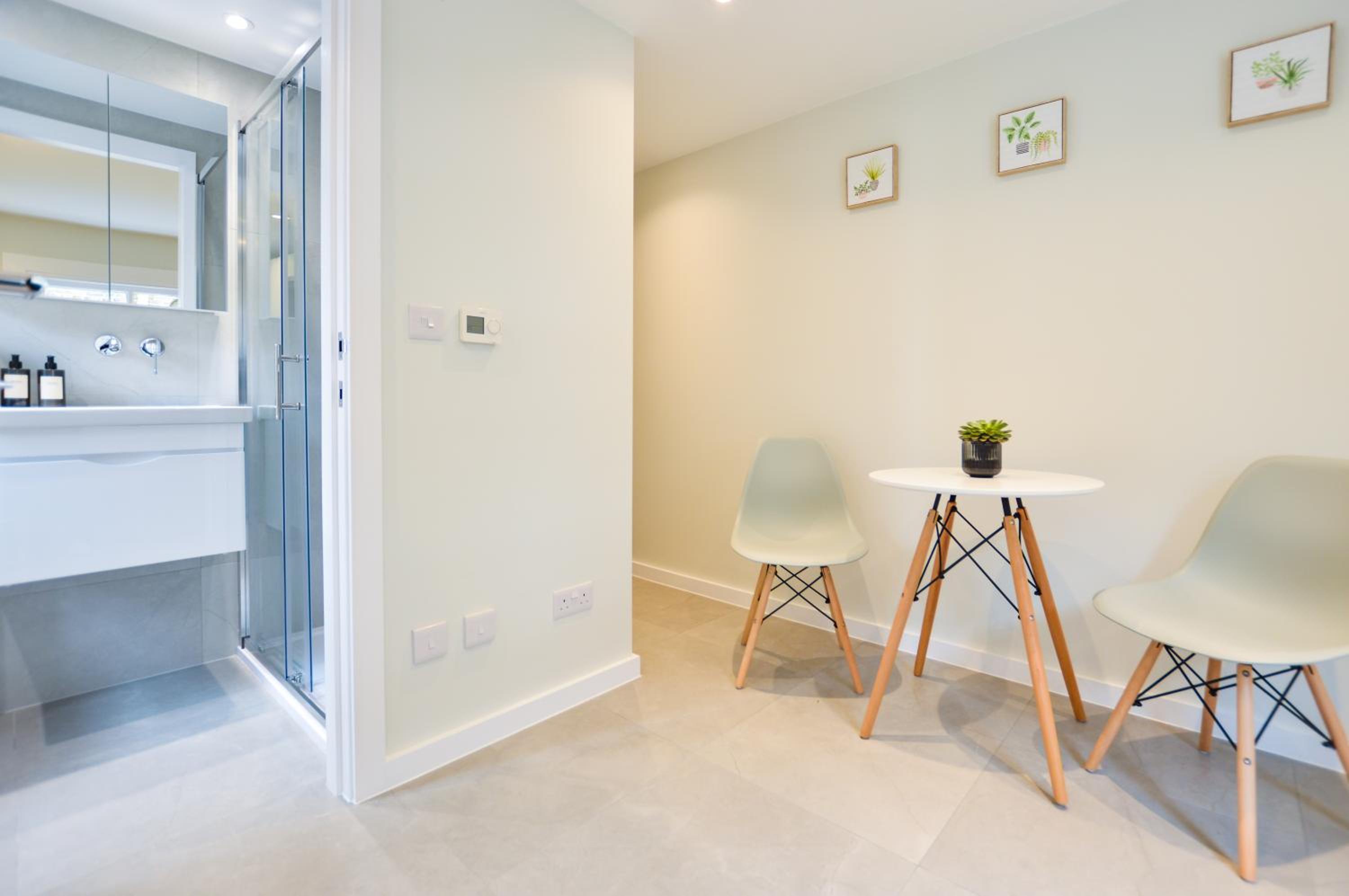 Split Level Deluxe Studio Apartment photo 3