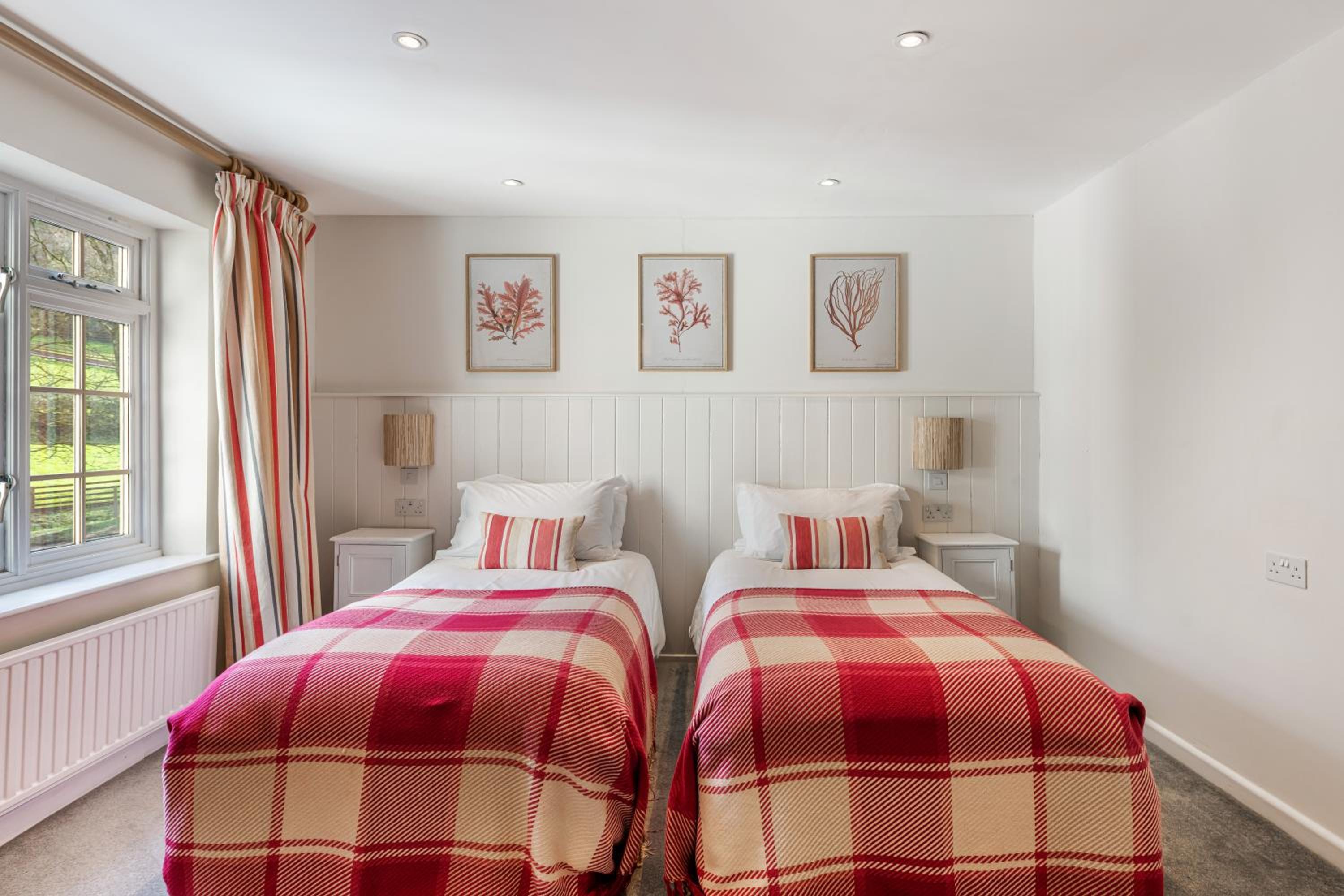 Twin Room with Private Bathroom