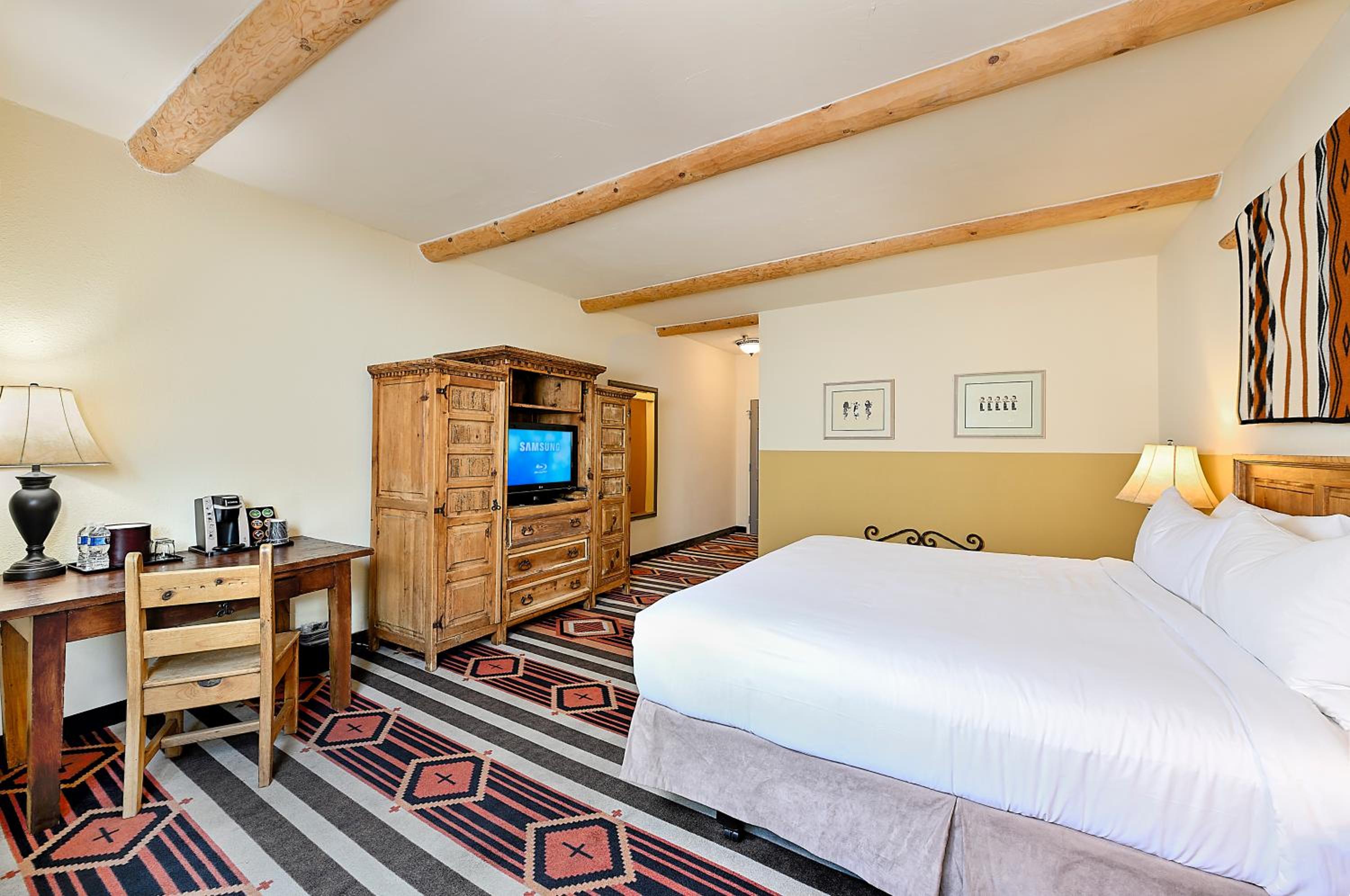 Traditional King Room - Photo 3