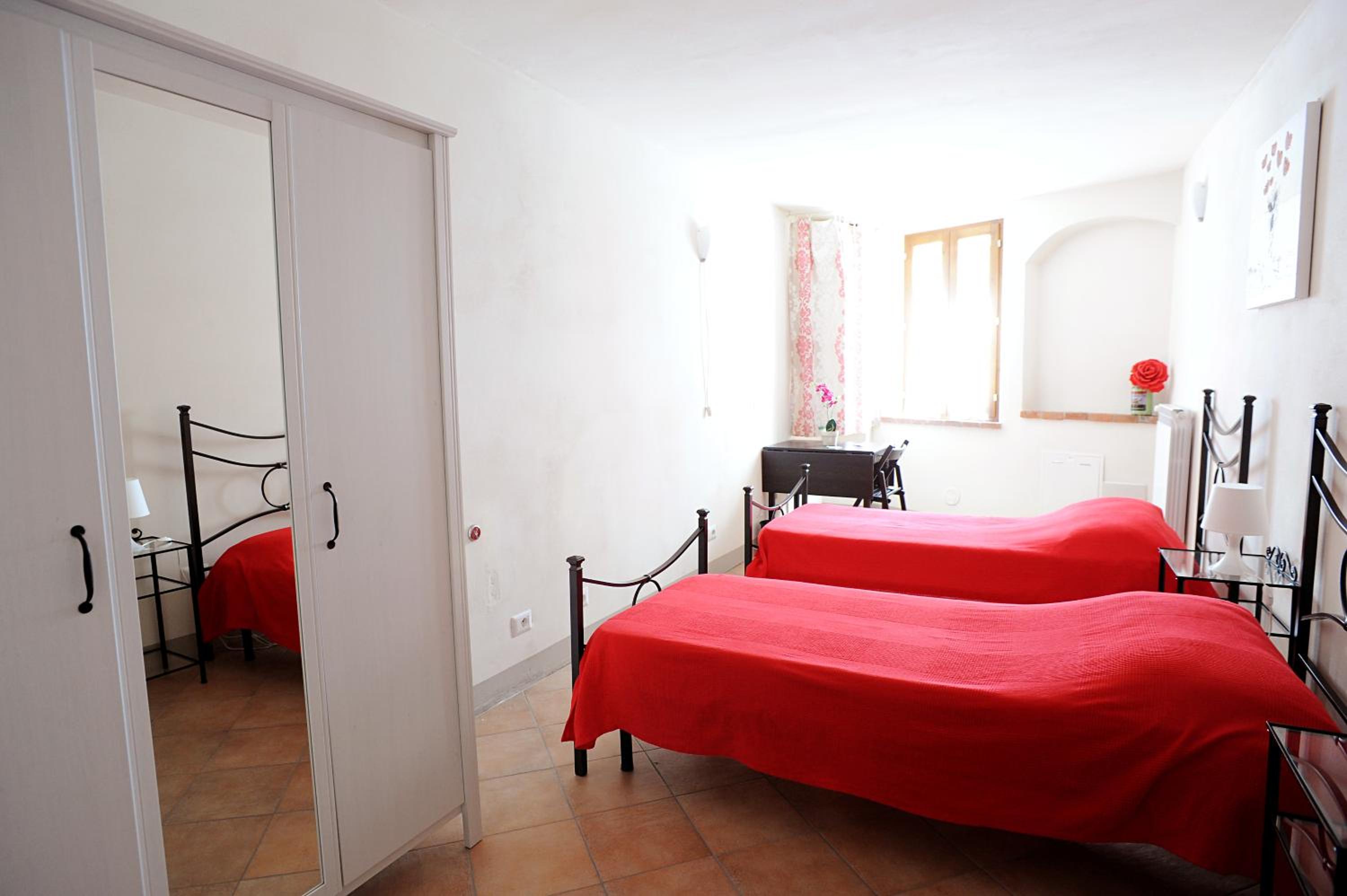 Quadruple Room - Photo 4