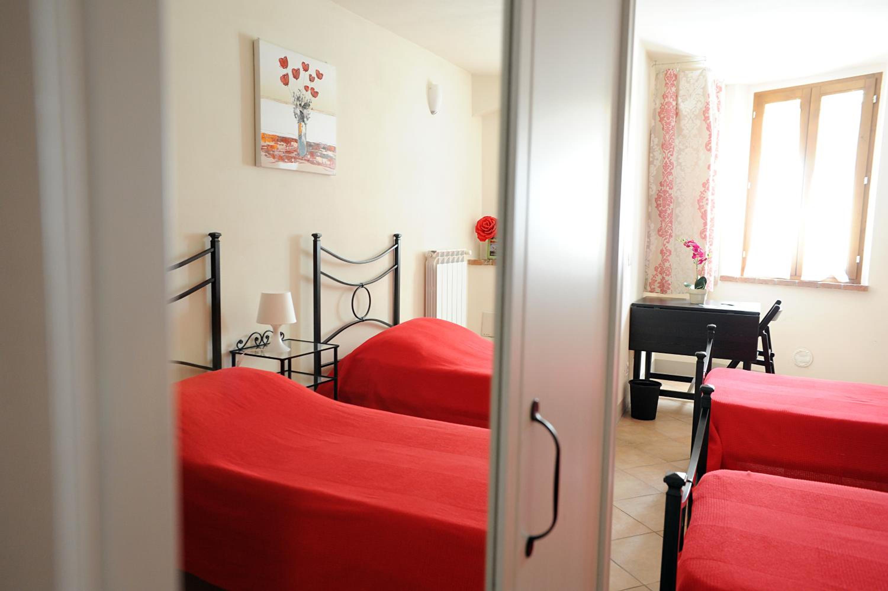 Quadruple Room - Photo 2