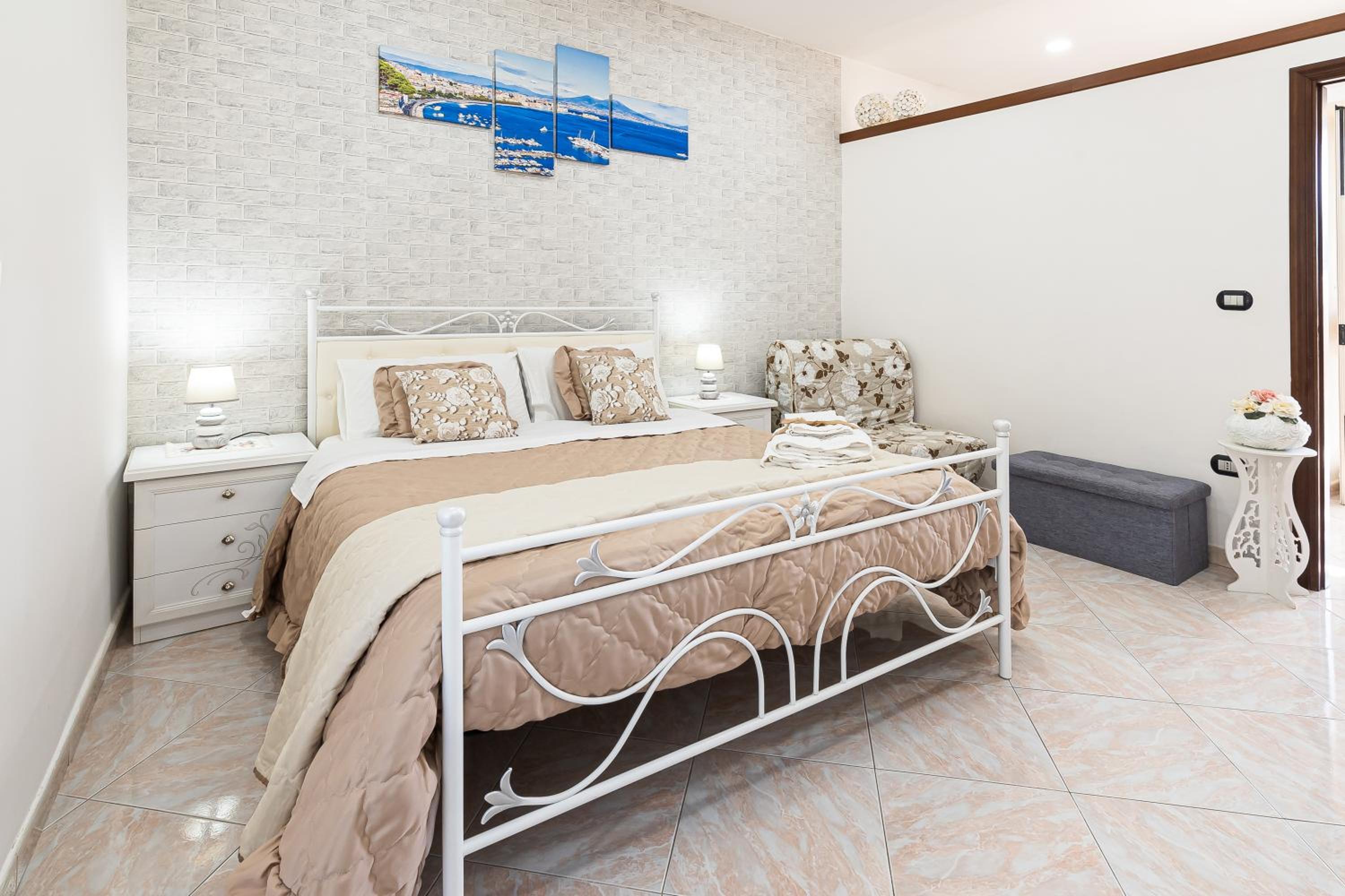 Double Room with Balcony (3 Adults) - Photo 38